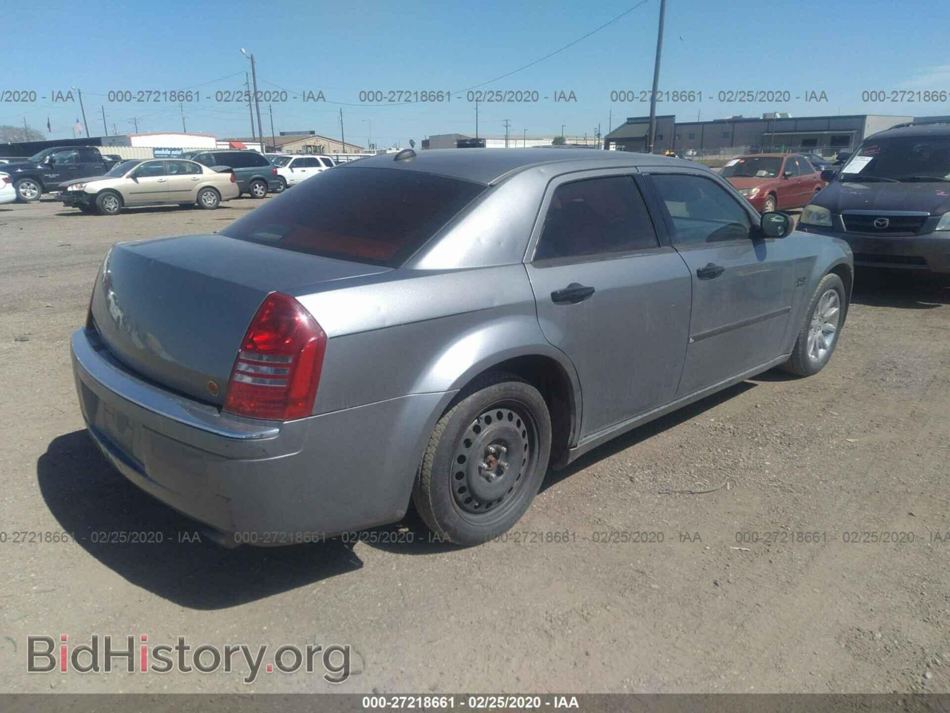 2006 CHRYSLER 300C - VIN: 2C3KA63H36H200583 - Фото 4