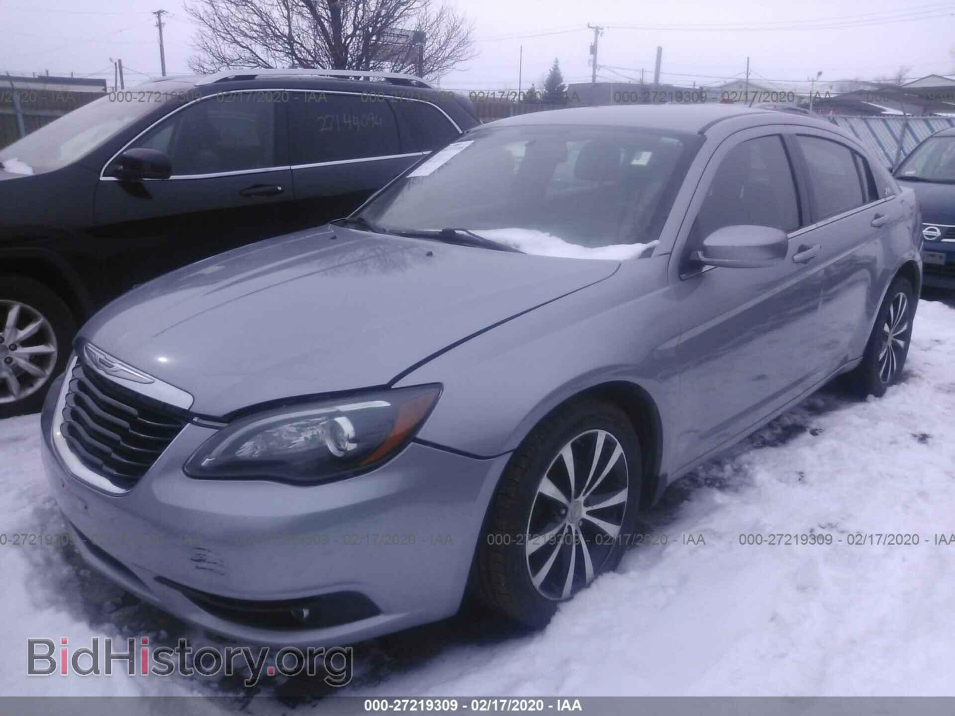2013 CHRYSLER 200 - VIN: 1C3CCBBG2DN770871 - Фото 2