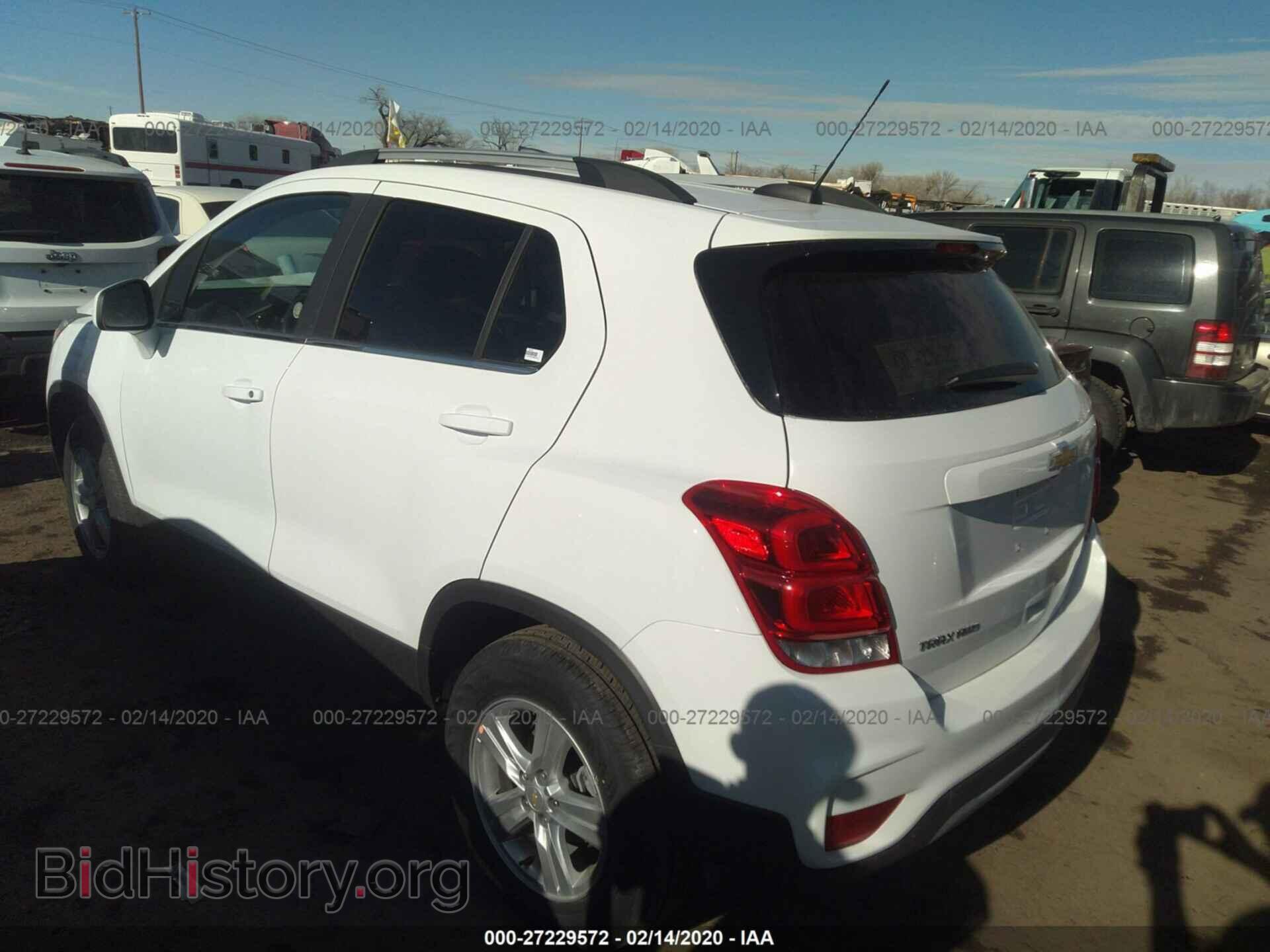 2020 CHEVROLET TRAX - VIN: 3GNCJPSB7LL214354 - Фото 3