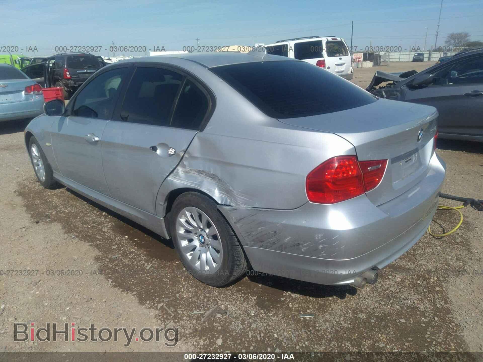 2009 BMW 328 - VIN: WBAPH775X9NM30021 - Фото 3