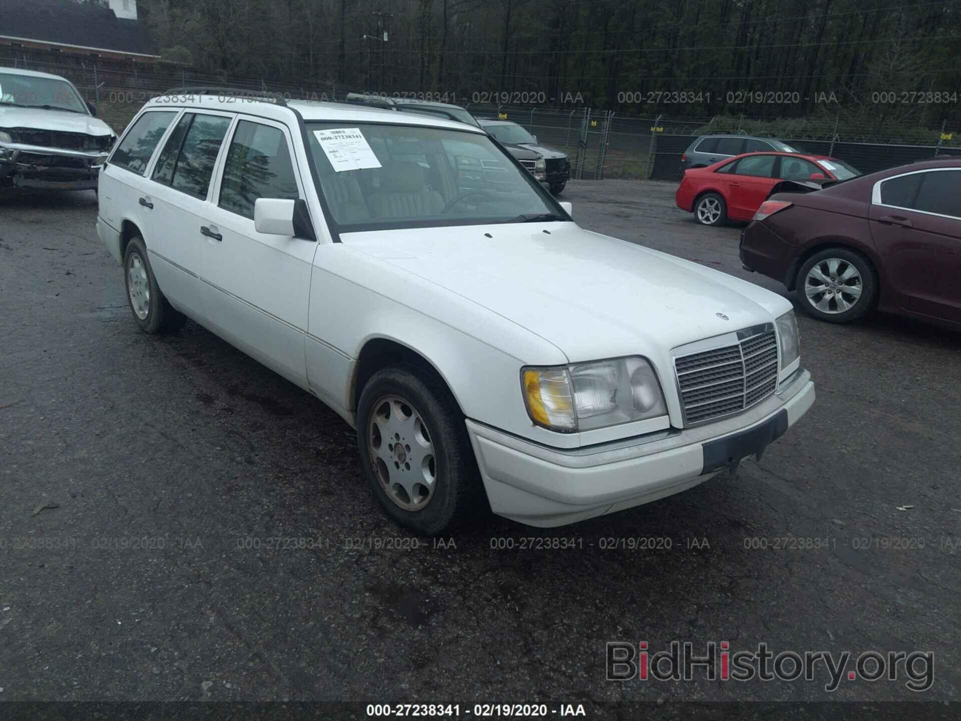 Photo WDBEA92E1SF342913 - MERCEDES-BENZ E 1995