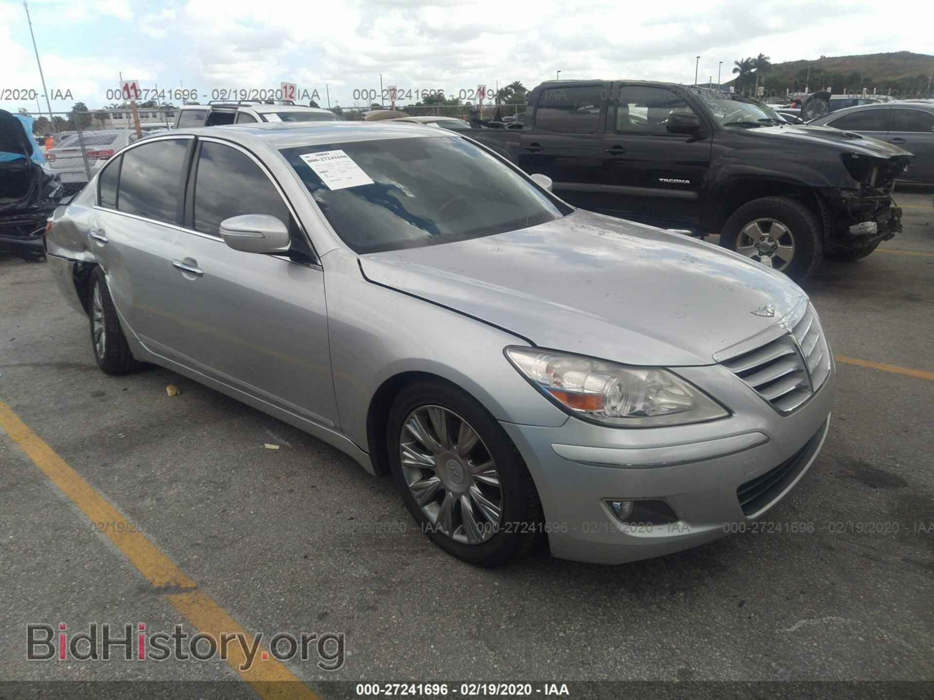 Photo KMHGC4DE7BU113633 - HYUNDAI GENESIS 2011