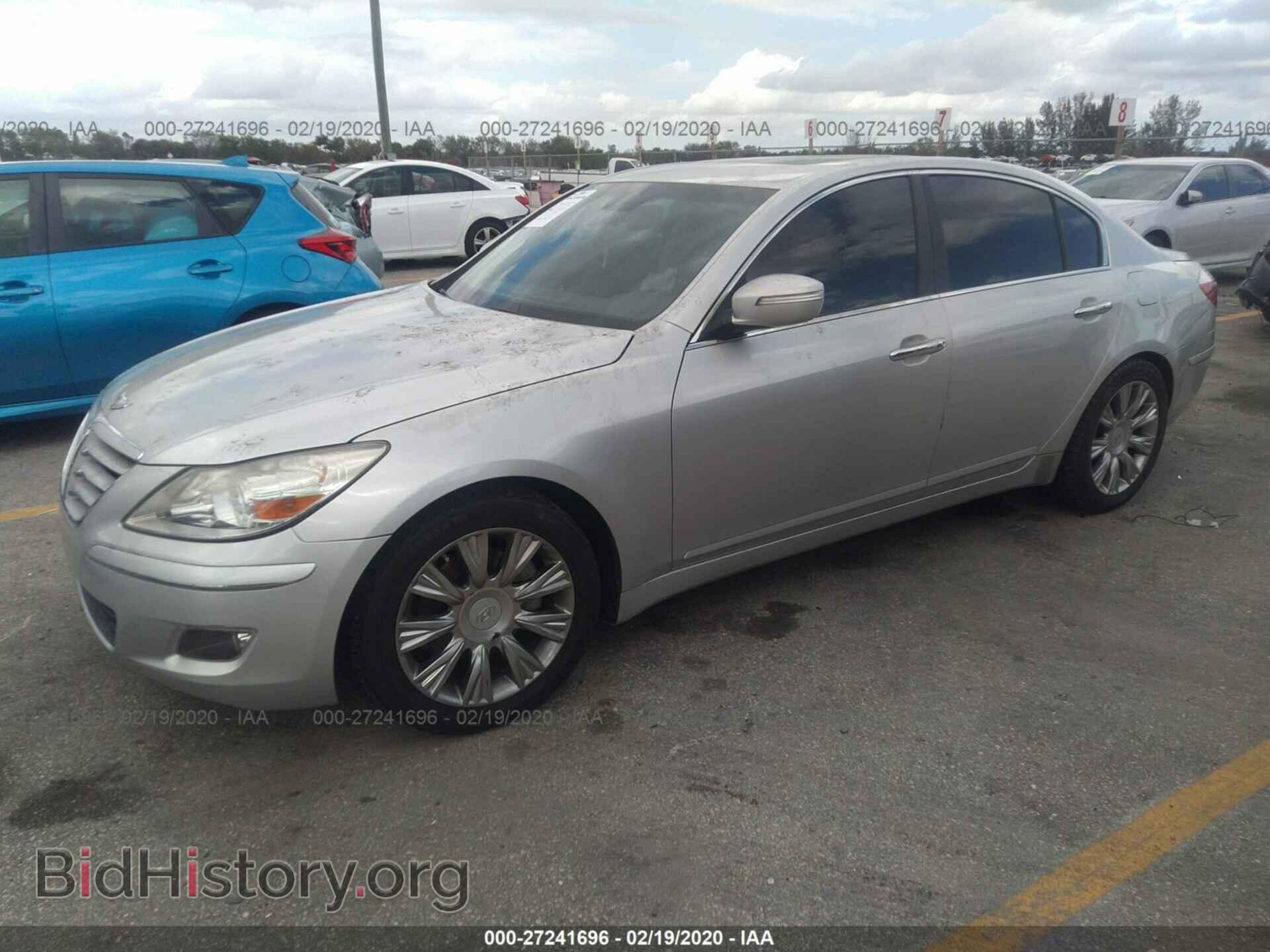 2011 HYUNDAI GENESIS - VIN: KMHGC4DE7BU113633 - Фото 2