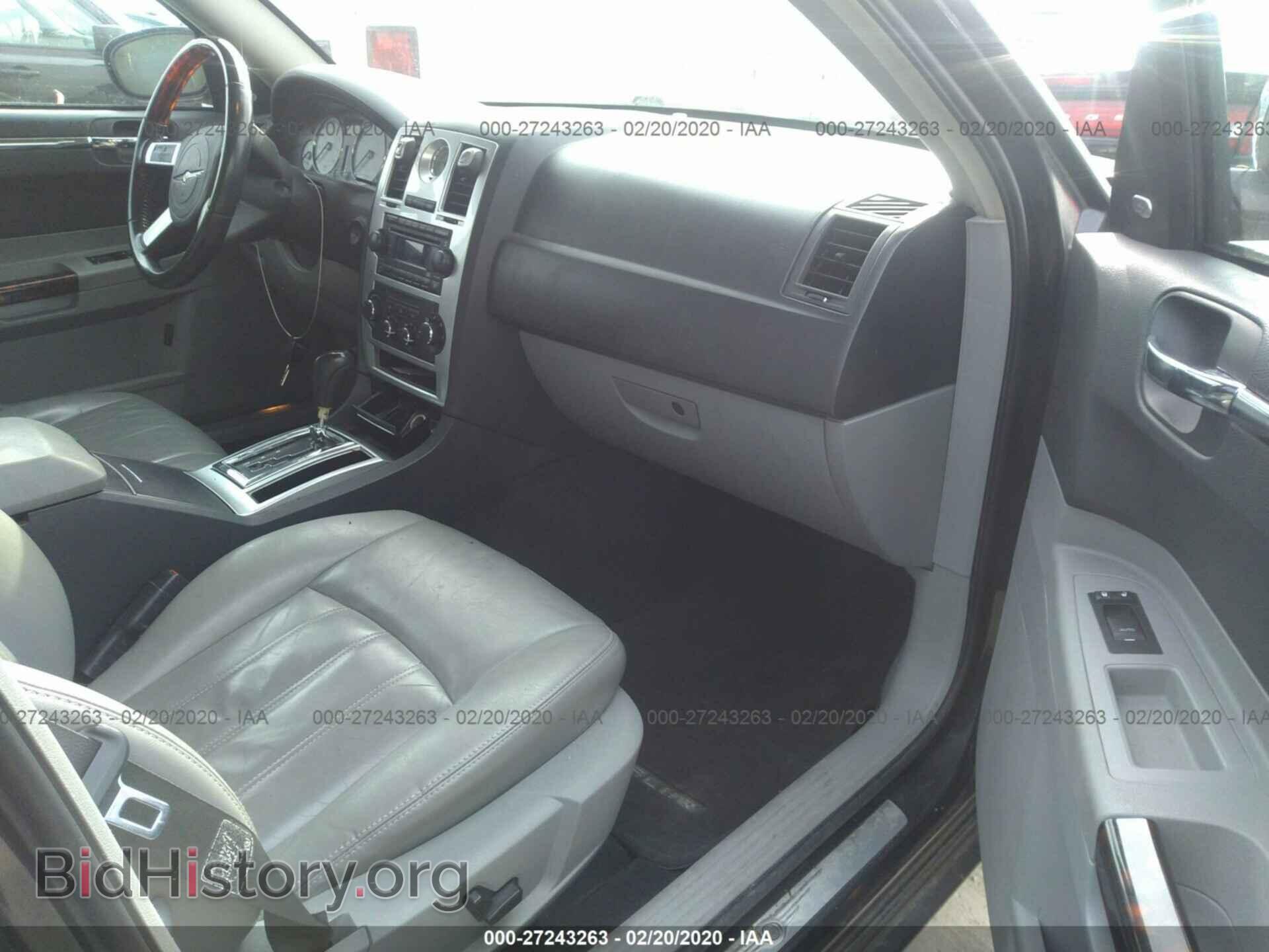 2007 CHRYSLER 300C - VIN: 2C3KA63H27H811240 - Фото 5