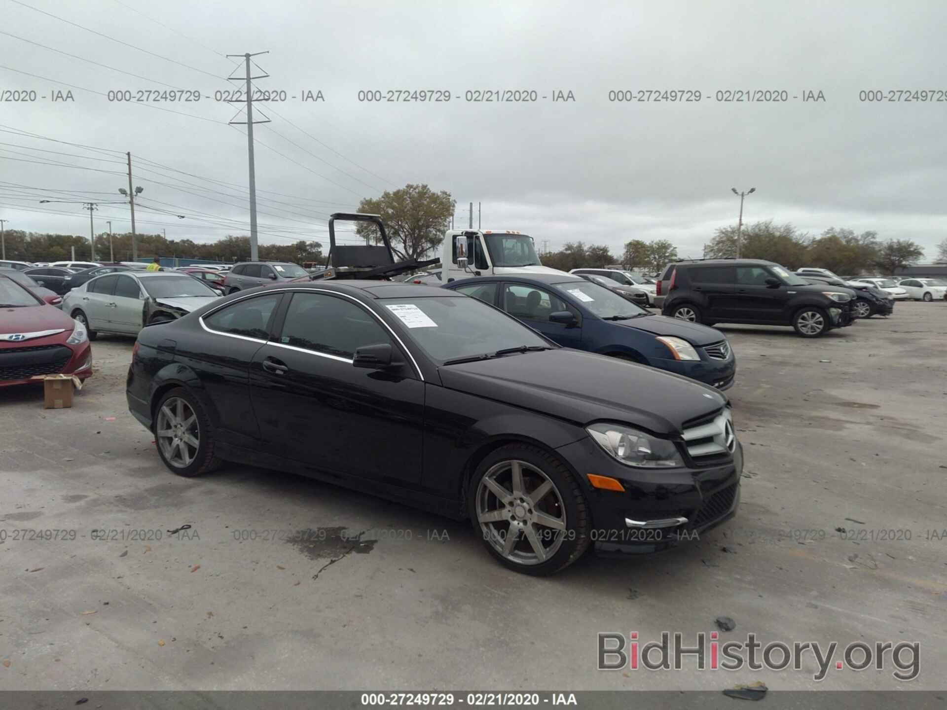 Photo WDDGJ4HB3DG026913 - MERCEDES-BENZ C 2013