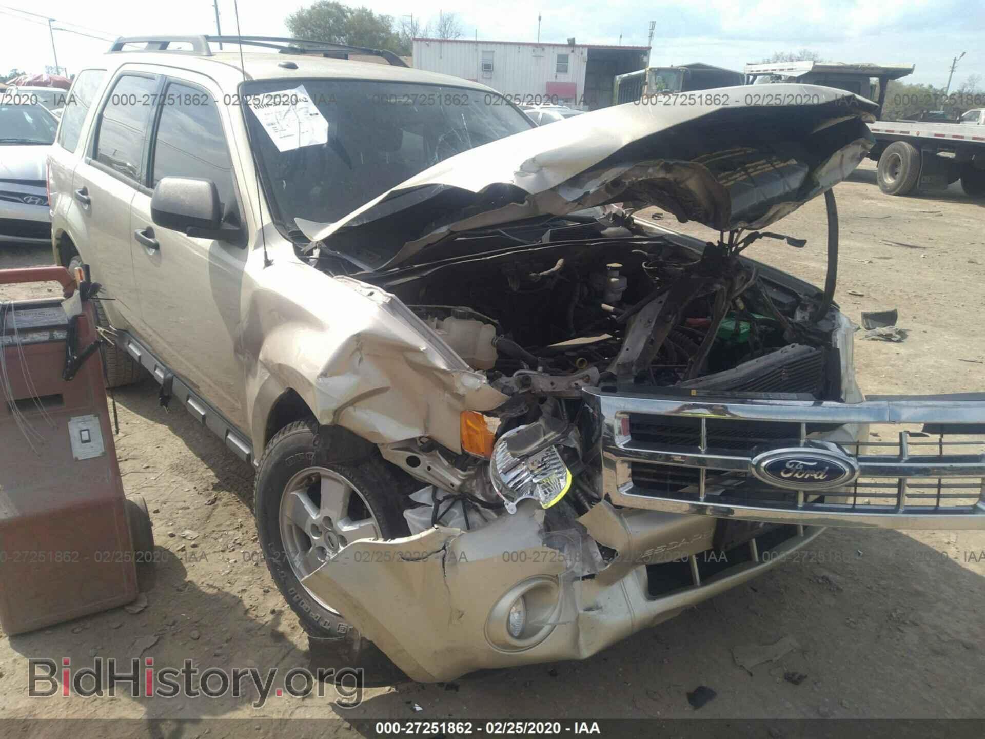 Фотография 1FMCU0D76BKA17185 - FORD ESCAPE 2011