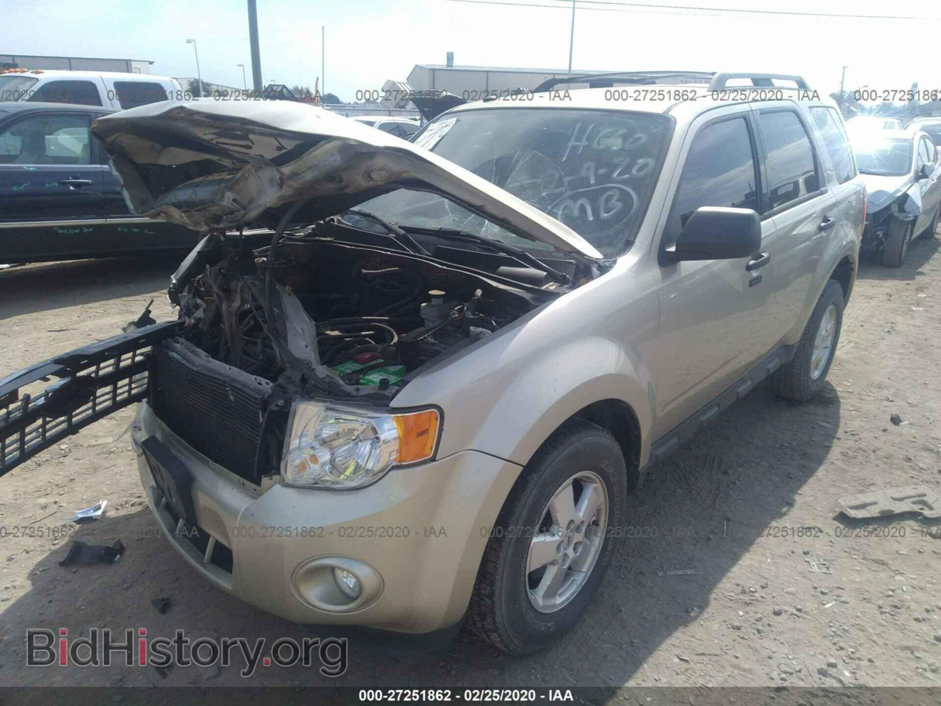 2011 FORD ESCAPE - VIN: 1FMCU0D76BKA17185 - Photo 2