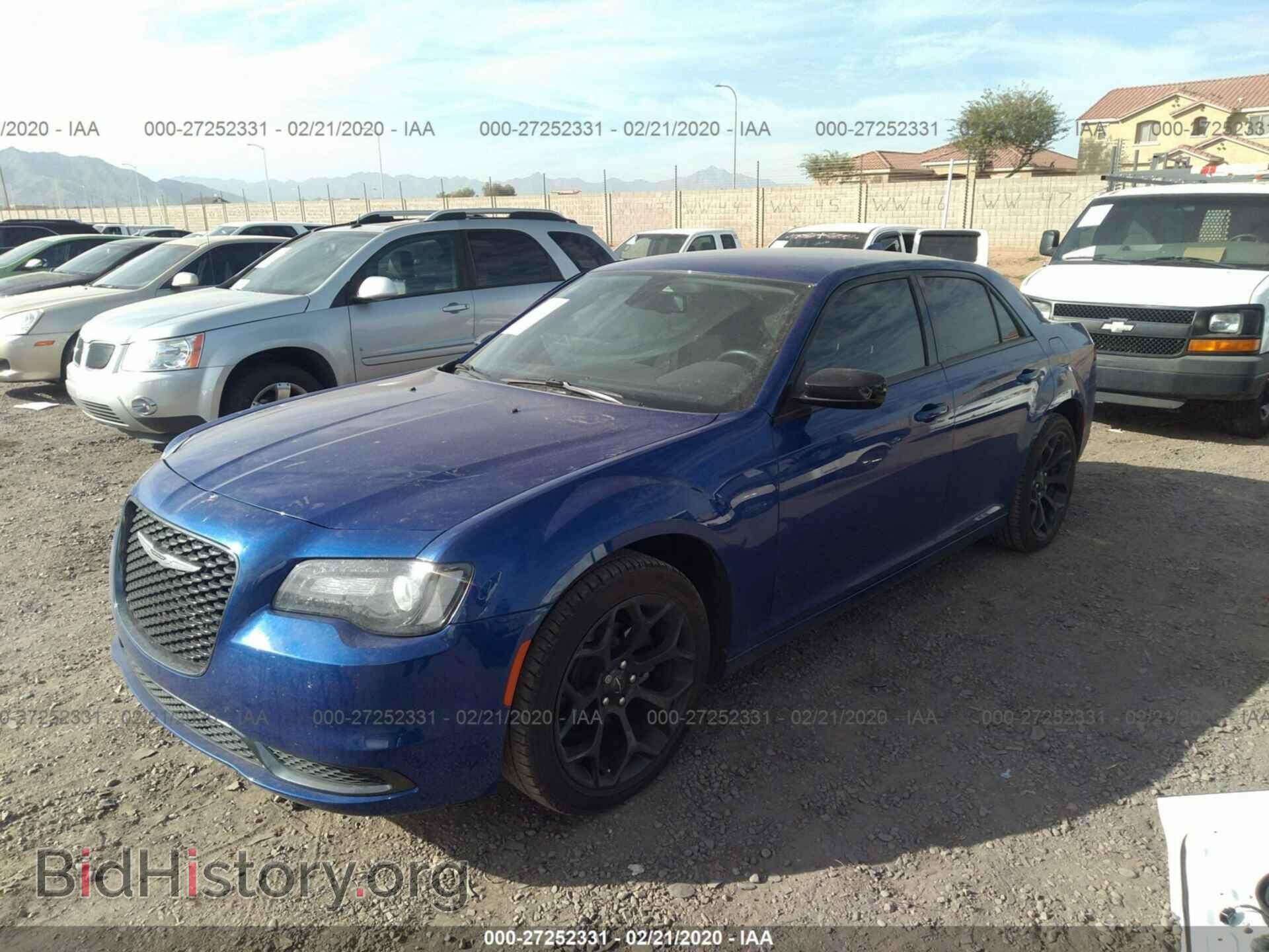 2019 CHRYSLER 300 - VIN: 2C3CCAAG8KH590084 - Фото 2