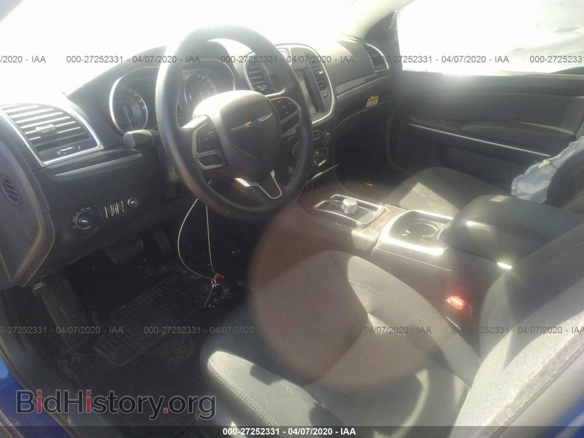 2019 CHRYSLER 300 - VIN: 2C3CCAAG8KH590084 - Фото 5