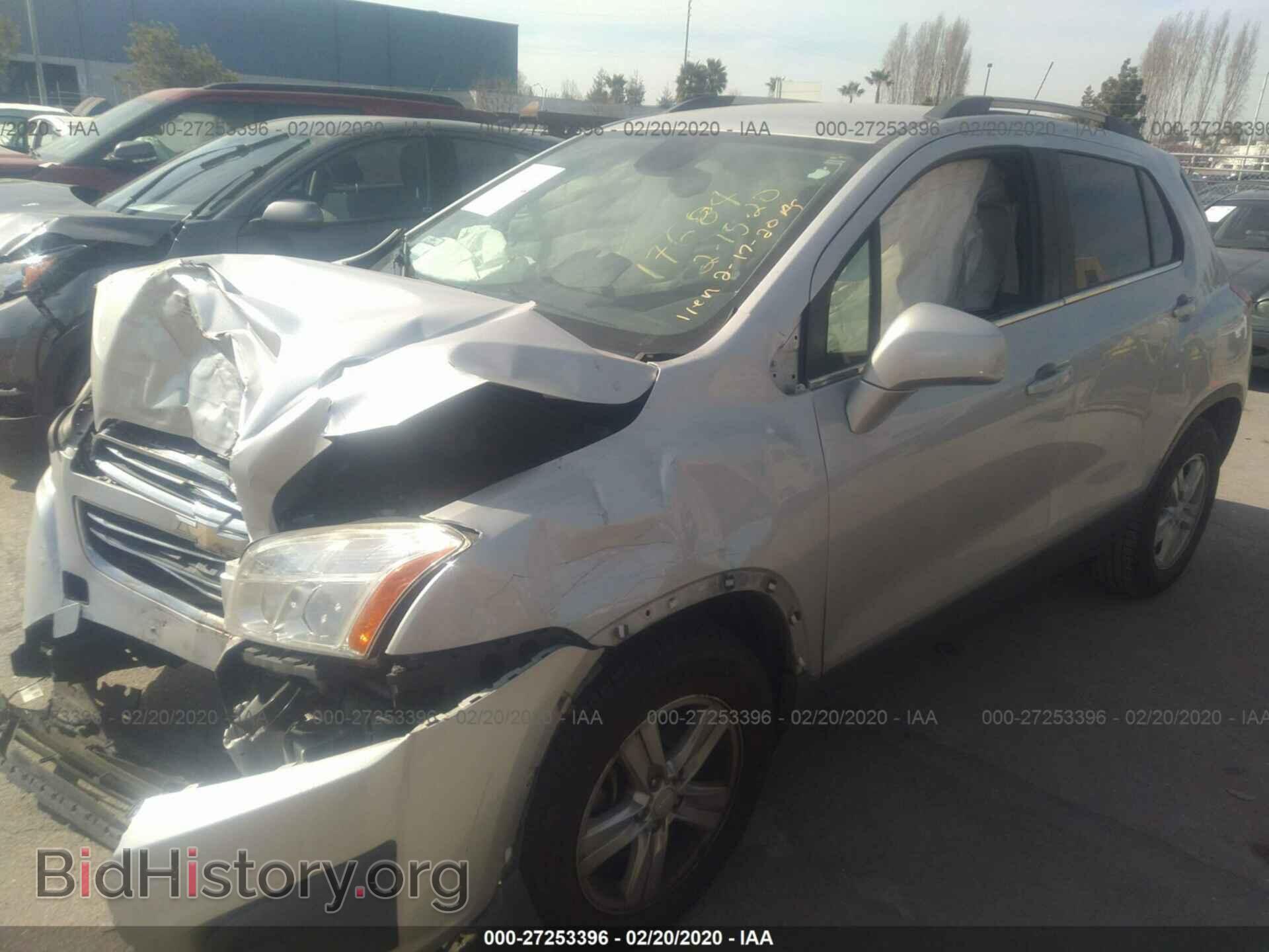 2015 CHEVROLET TRAX - VIN: 3GNCJLSB8FL232312 - Фото 2