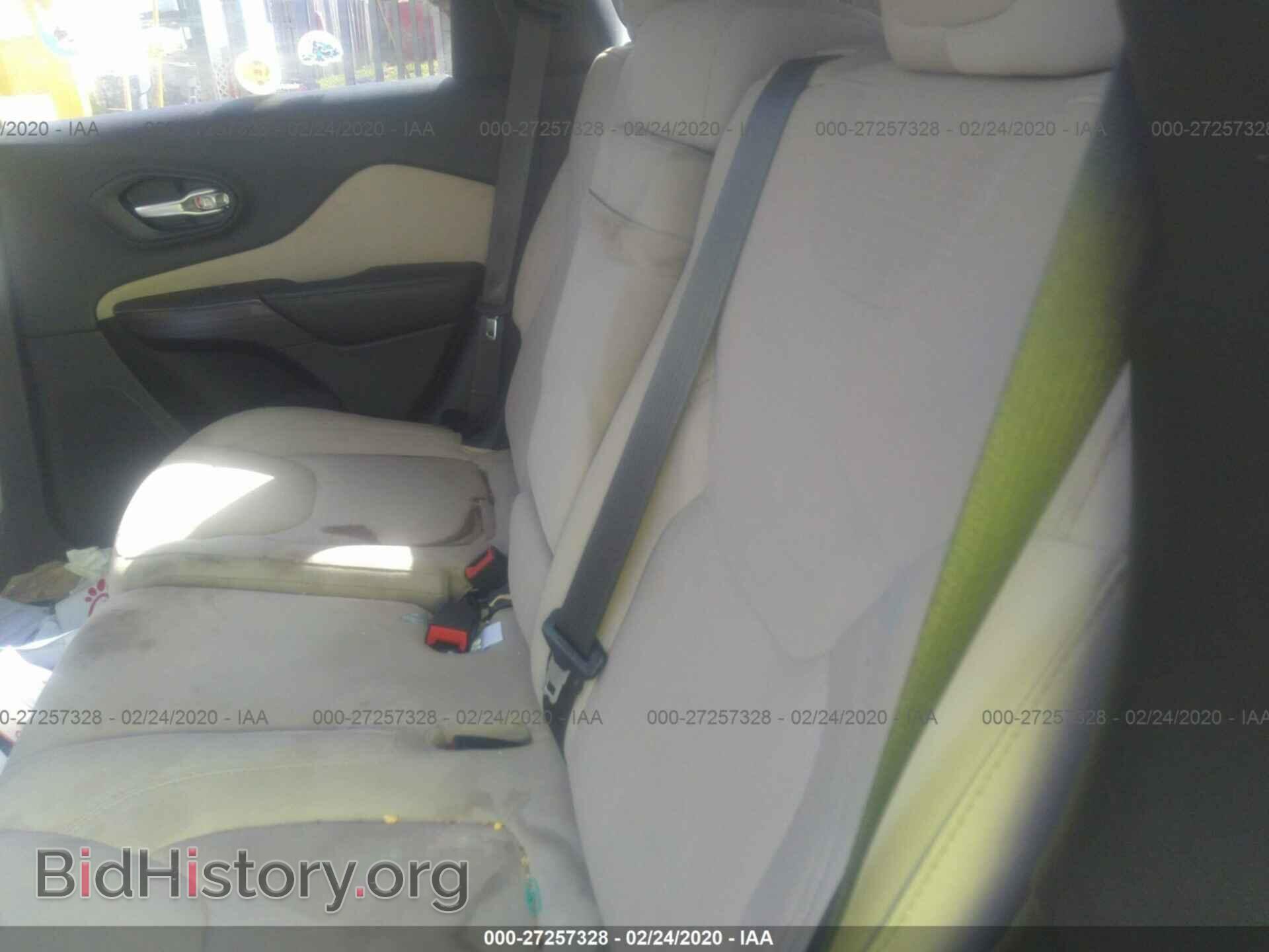 2016 JEEP CHEROKEE - VIN: 1C4PJLCB1GW288418 - Photo 8