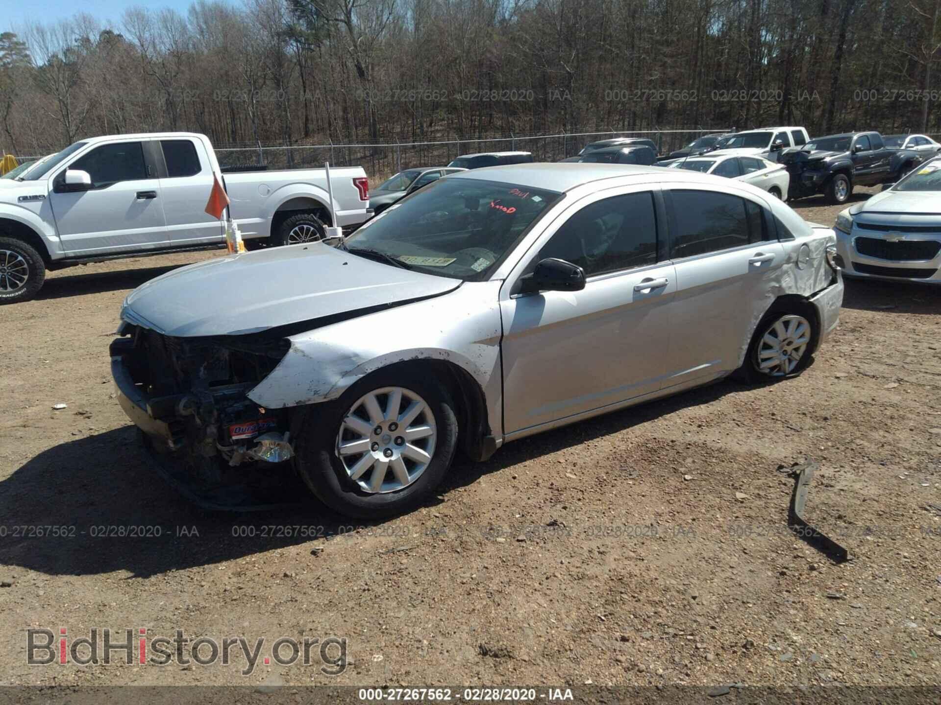 2010 CHRYSLER SEBRING - VIN: 1C3CC4FB6AN163054 - Фото 2