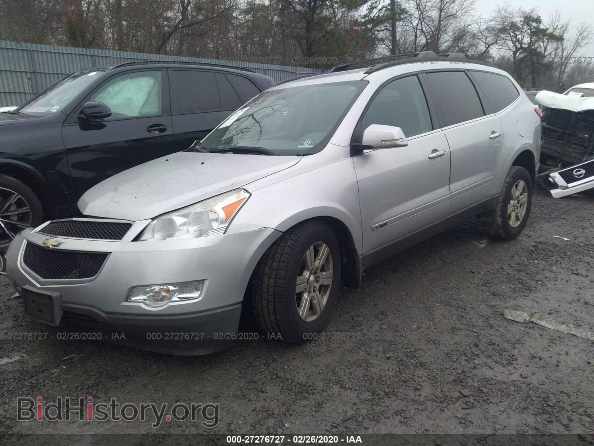2010 CHEVROLET TRAVERSE - VIN: 1GNLRFED3AS139005 - Фото 2