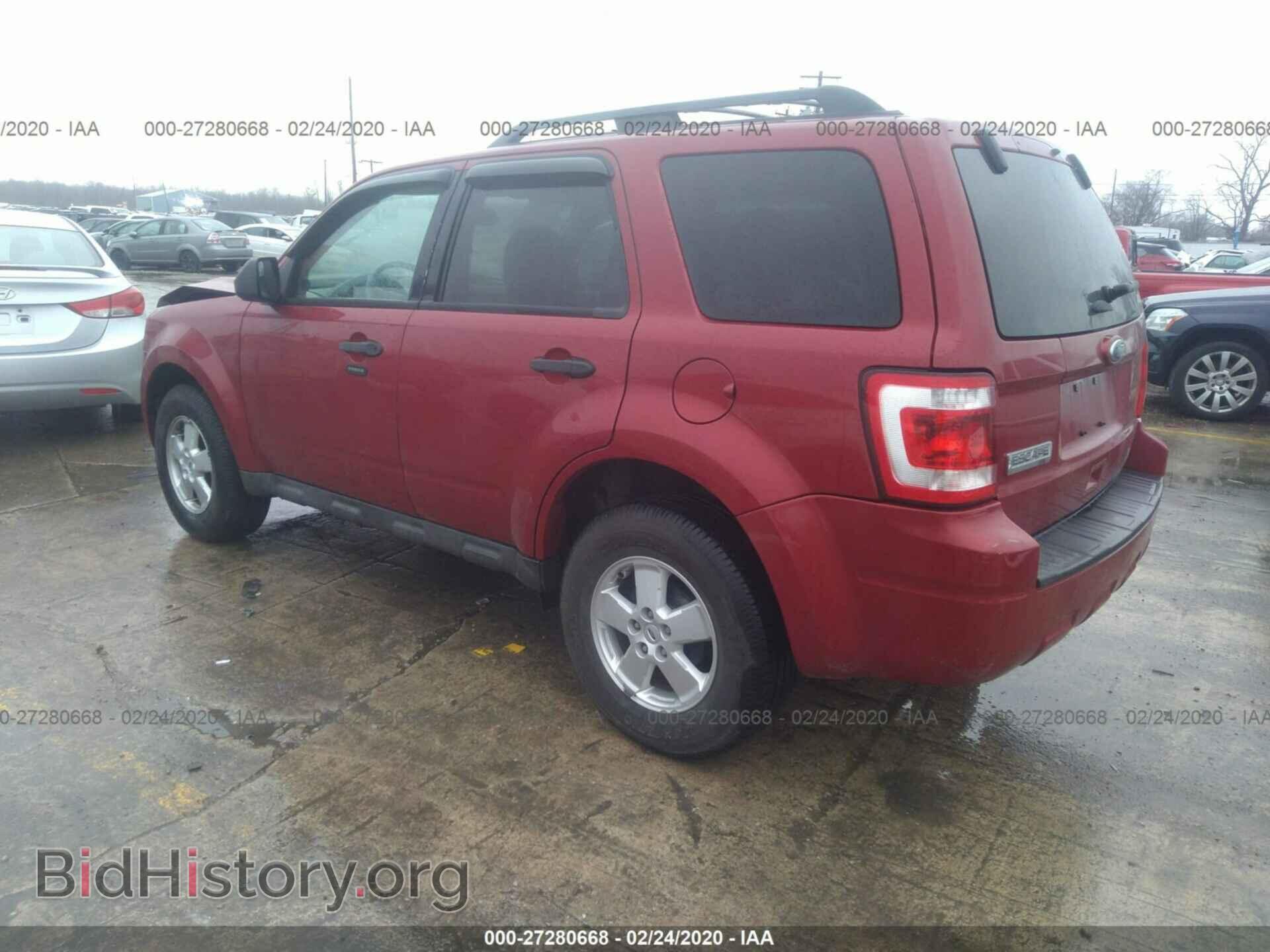 2011 FORD ESCAPE - VIN: 1FMCU0D73BKB13498 - Фото 3