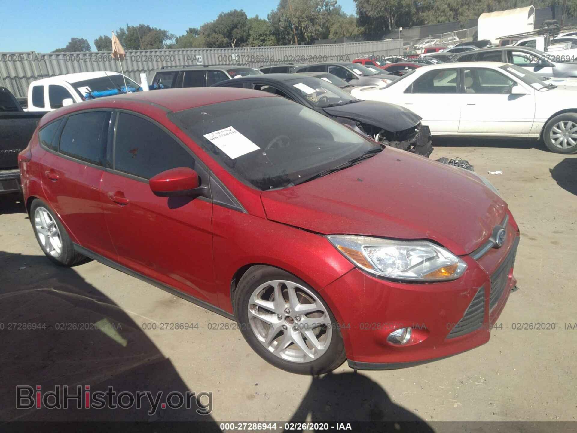 Photo 1FAHP3K28CL215715 - FORD FOCUS 2012