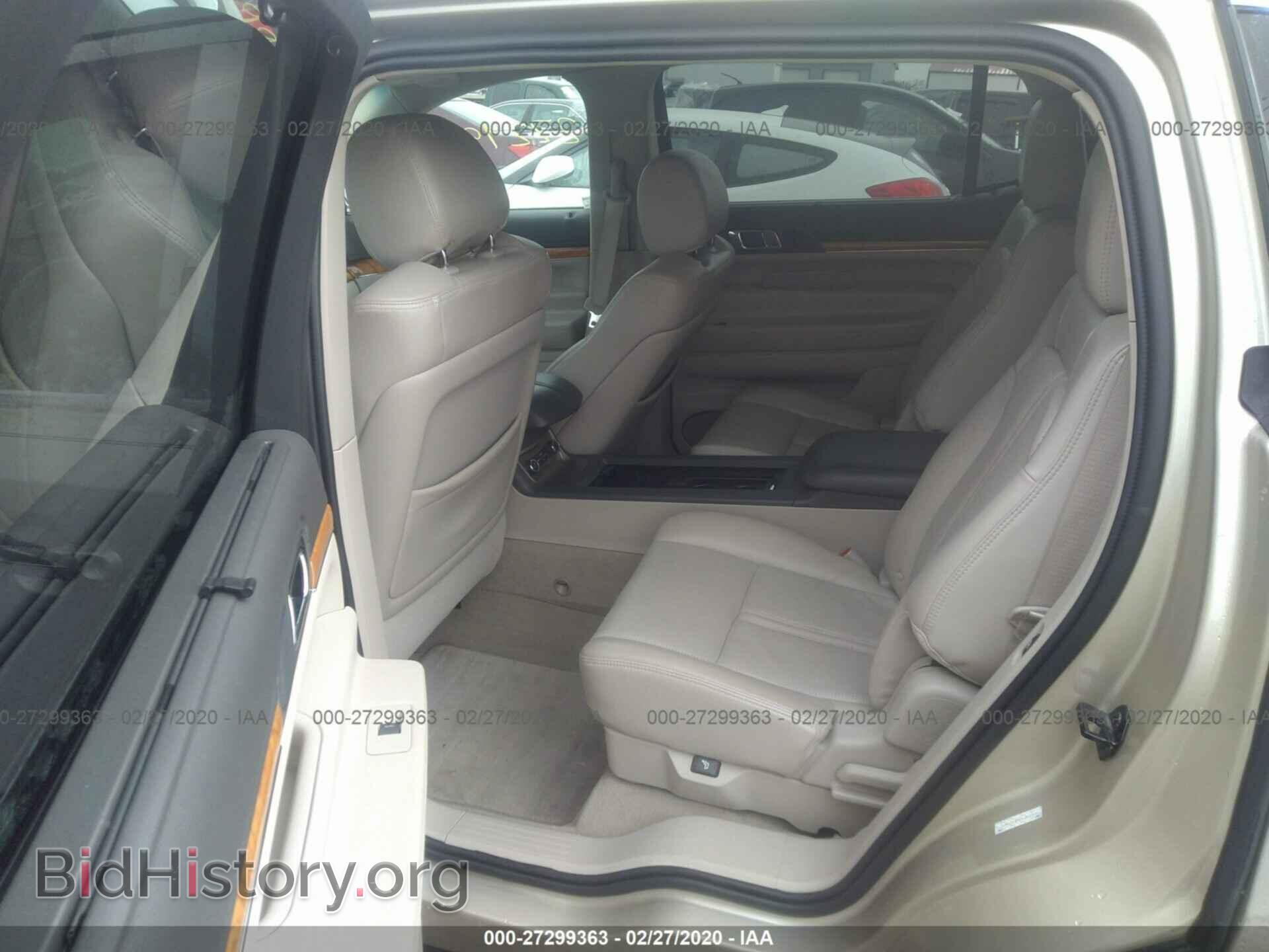 2011 LINCOLN MKT - VIN: 2LMHJ5FR5BBJ51470 - Фото 8