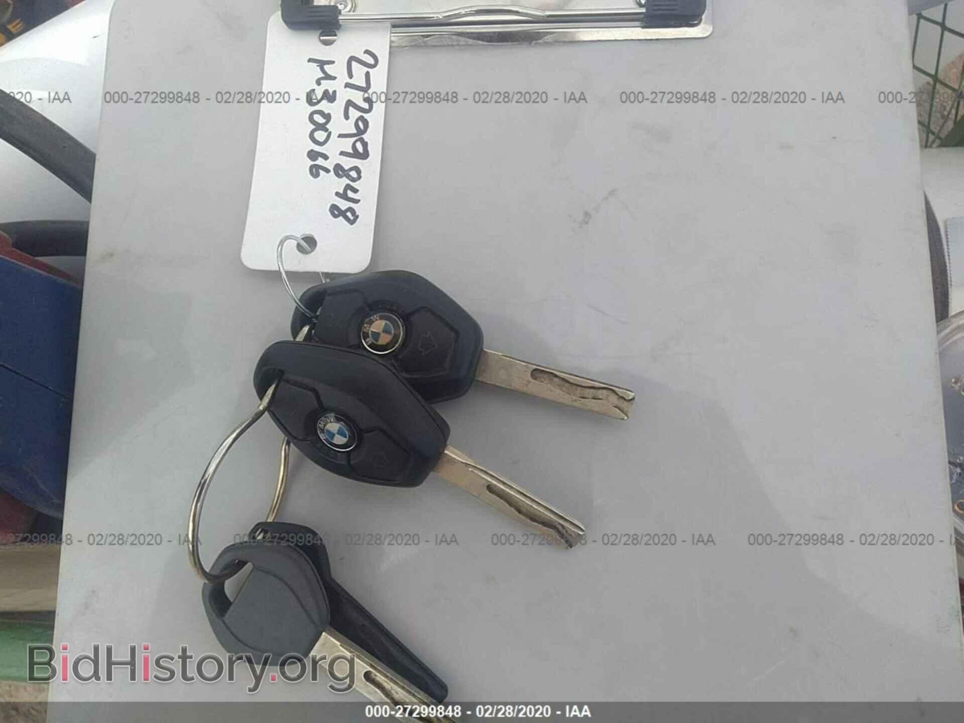 2003 BMW 330 - VIN: WBAEV53473KM30066 - Фото 11