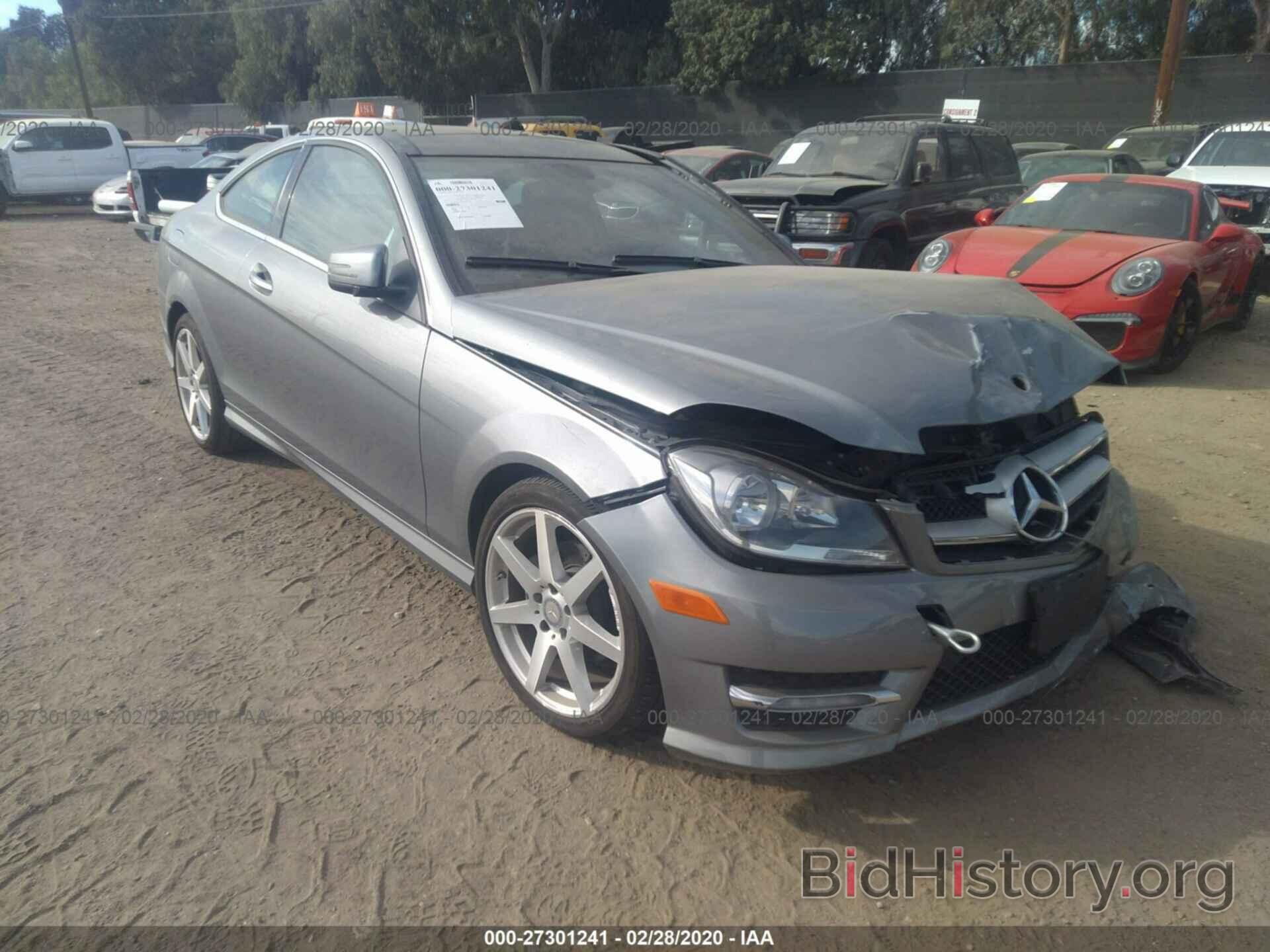 Photo WDDGJ4HBXDG000504 - MERCEDES-BENZ C 2013