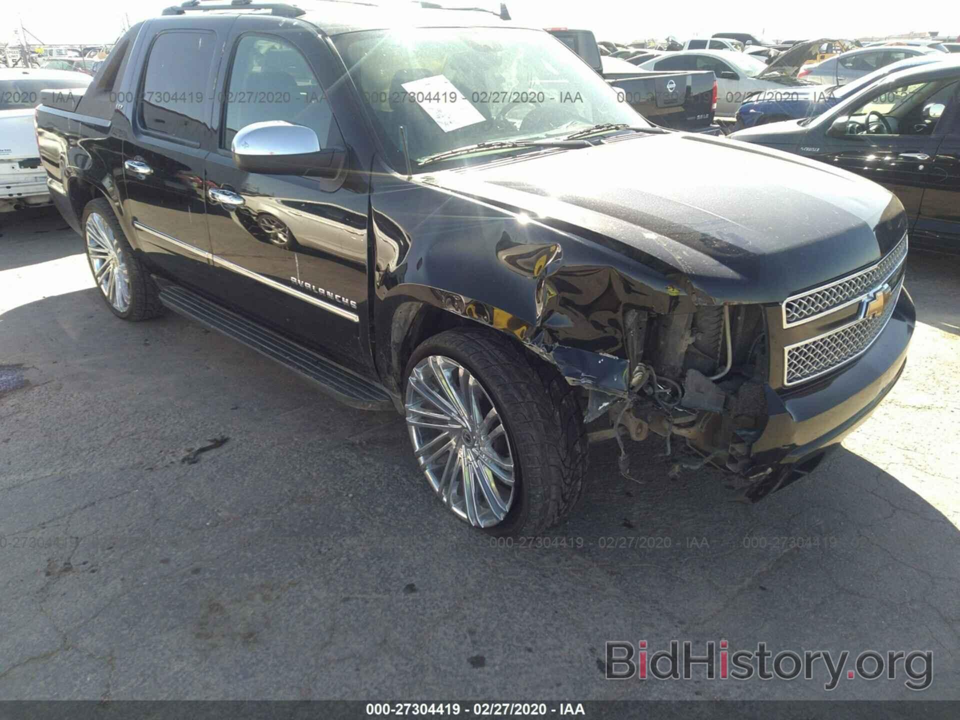 Photo 3GNVKGE08AG184836 - CHEVROLET AVALANCHE 2010