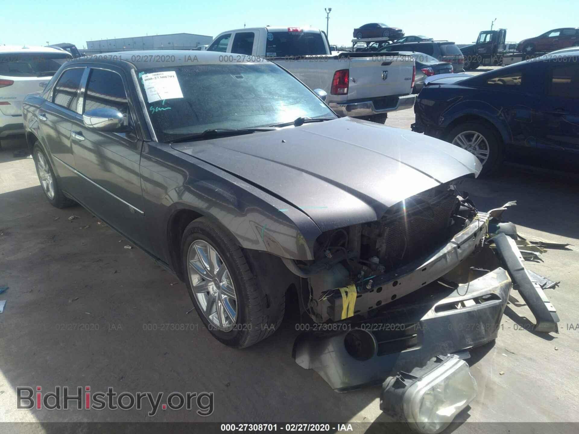 Photo 2C3KA63TX9H565478 - CHRYSLER 300C 2009