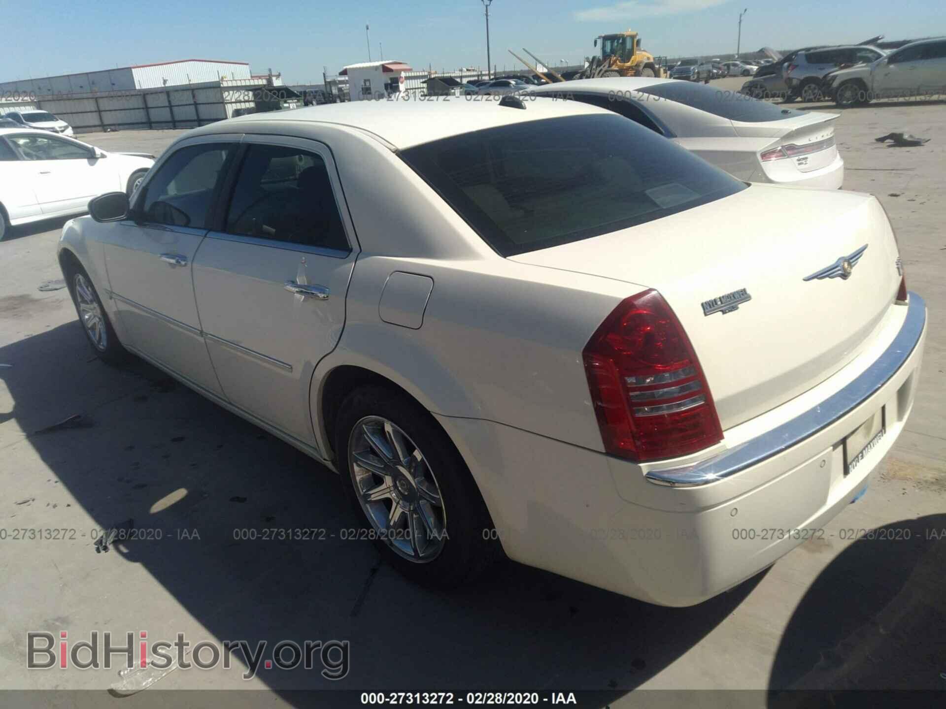 2006 CHRYSLER 300C - VIN: 2C3LA63H36H205318 - Фото 3
