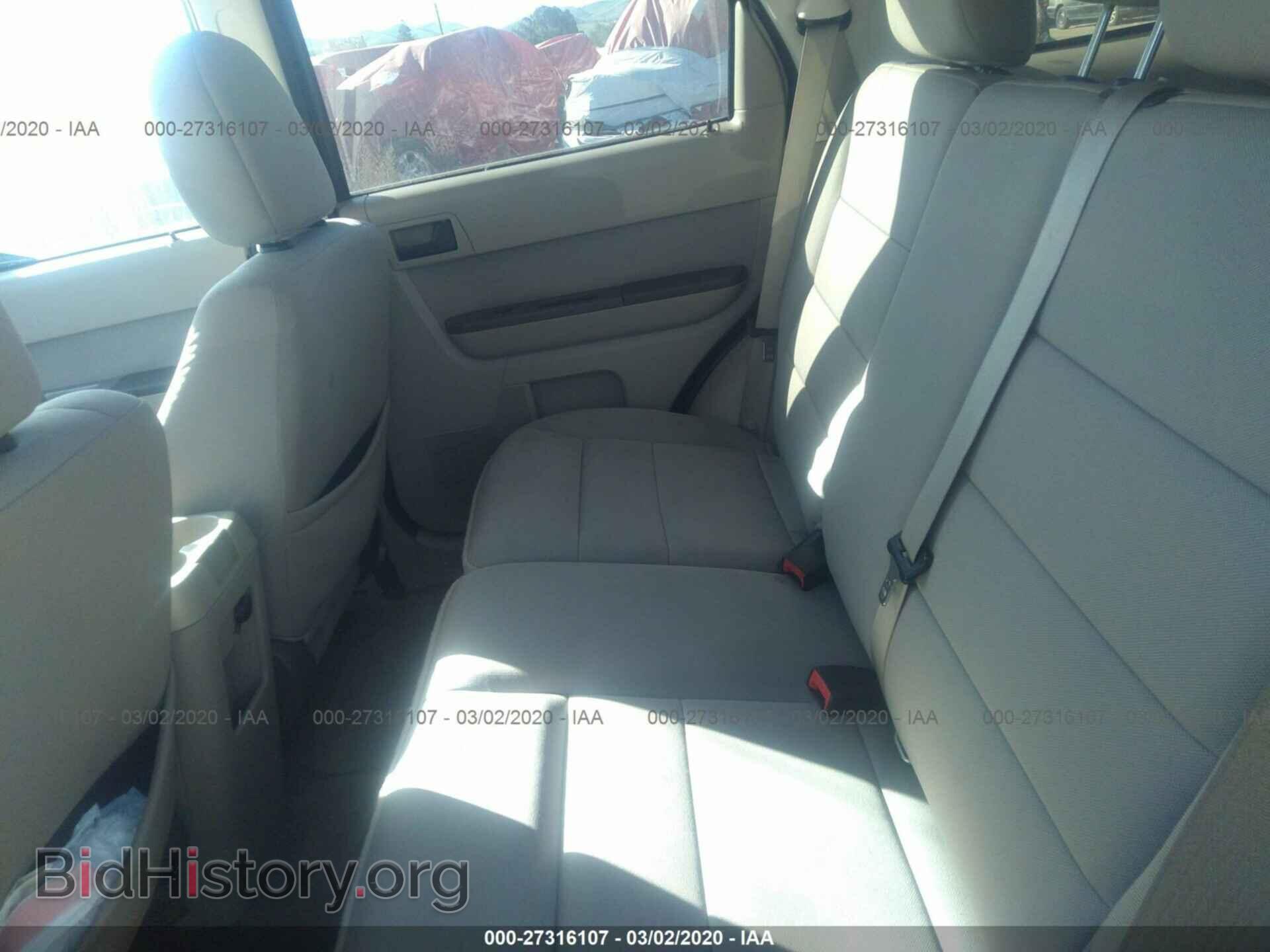 2011 FORD ESCAPE - VIN: 1FMCU0D77BKA08463 - Photo 8
