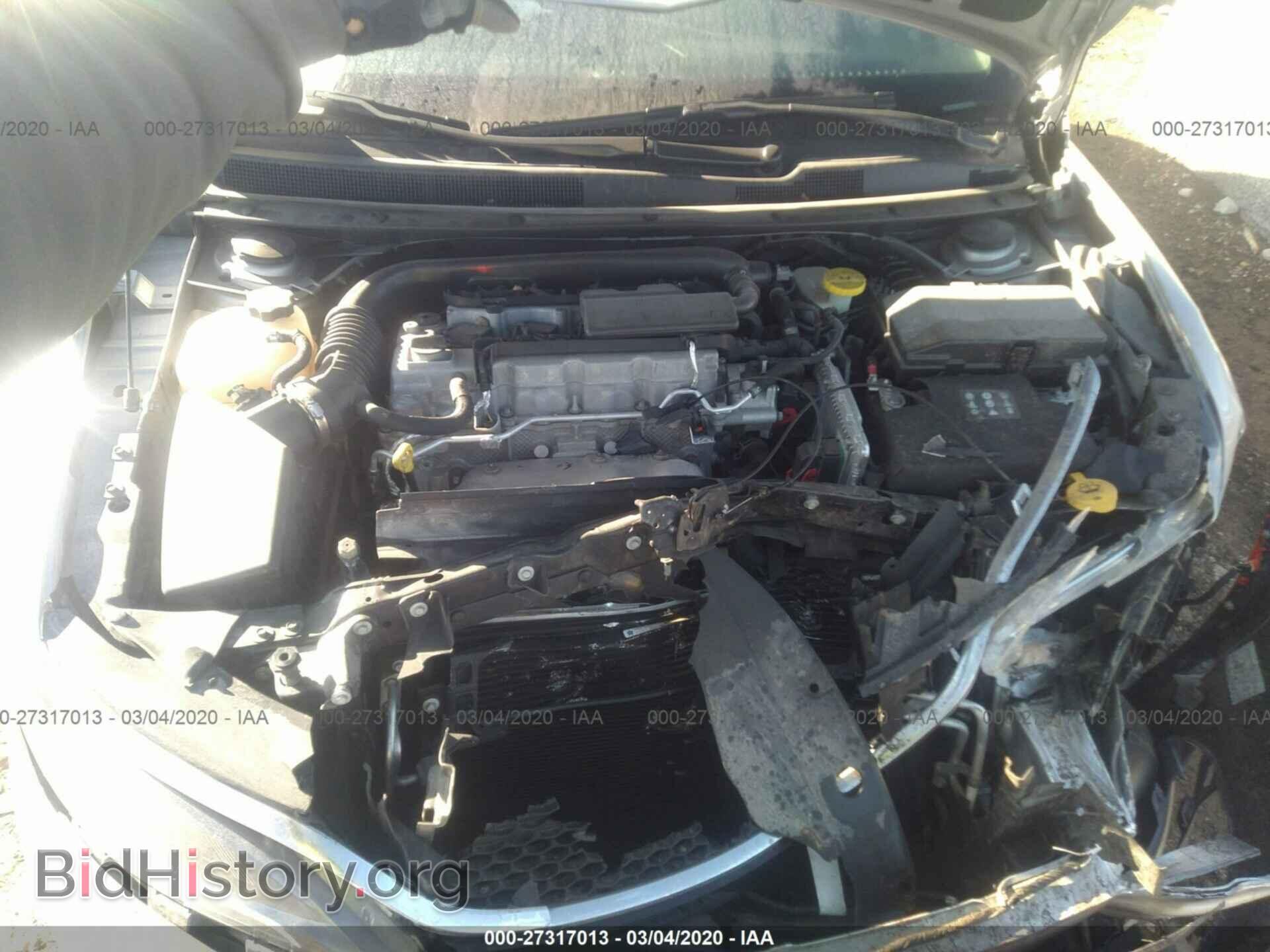 2016 CHRYSLER 200 - VIN: 1C3CCCFB2GN194708 - Фото 10