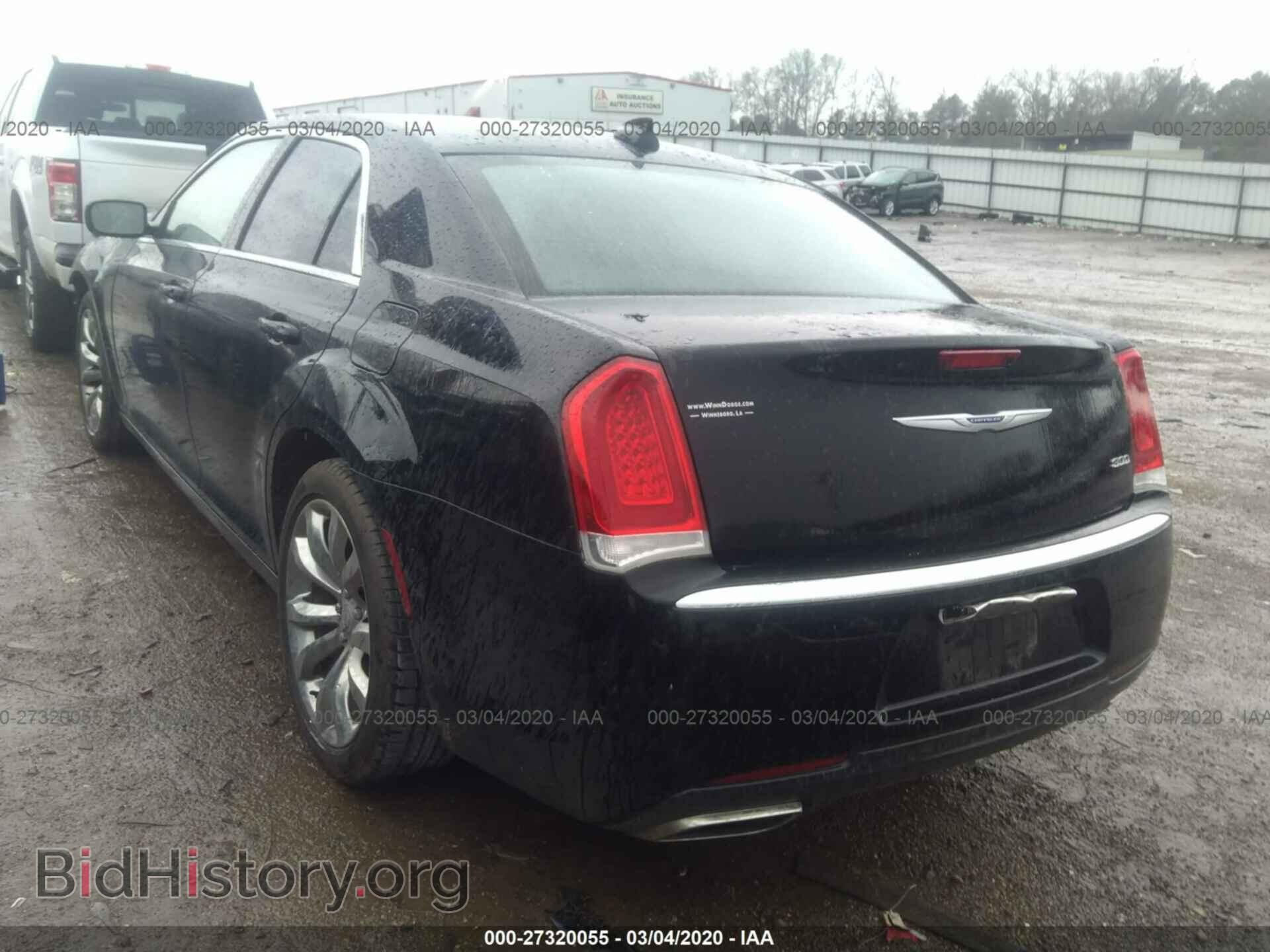 2019 CHRYSLER 300 - VIN: 2C3CCAAG2KH556092 - Фото 3