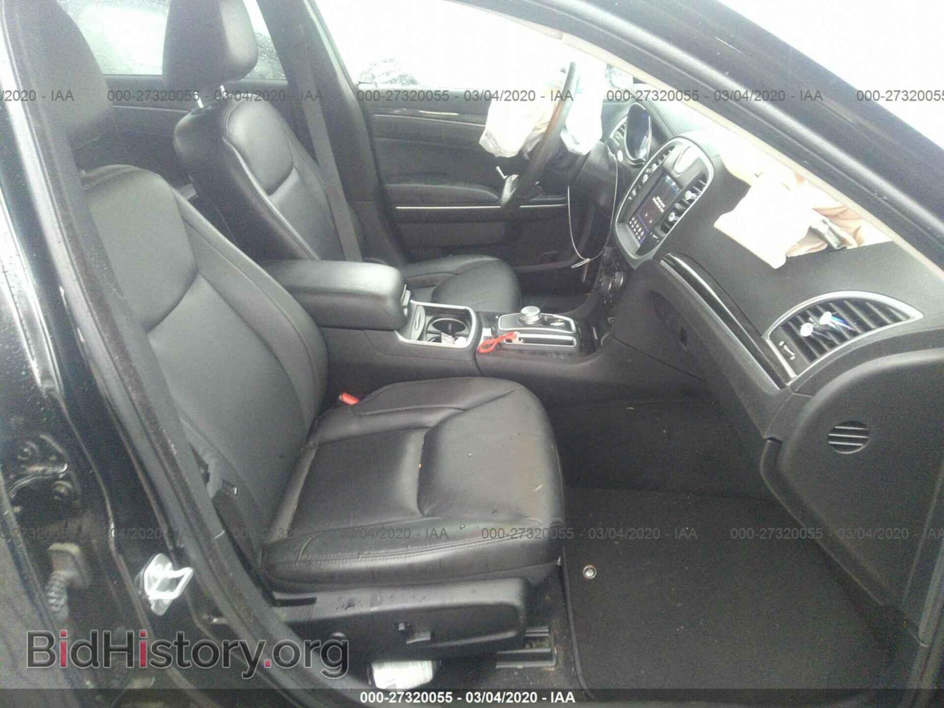 2019 CHRYSLER 300 - VIN: 2C3CCAAG2KH556092 - Фото 5