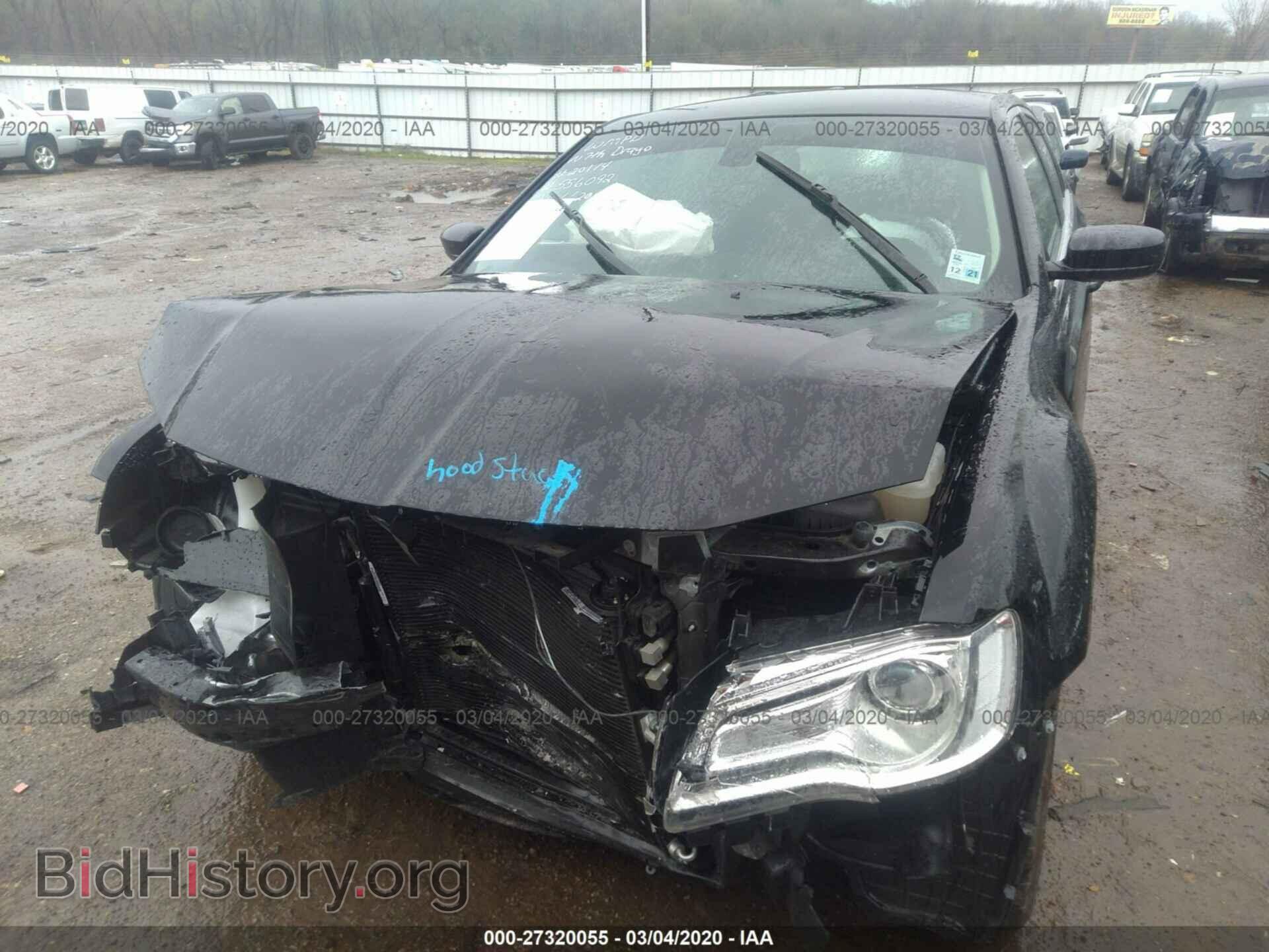 2019 CHRYSLER 300 - VIN: 2C3CCAAG2KH556092 - Фото 10