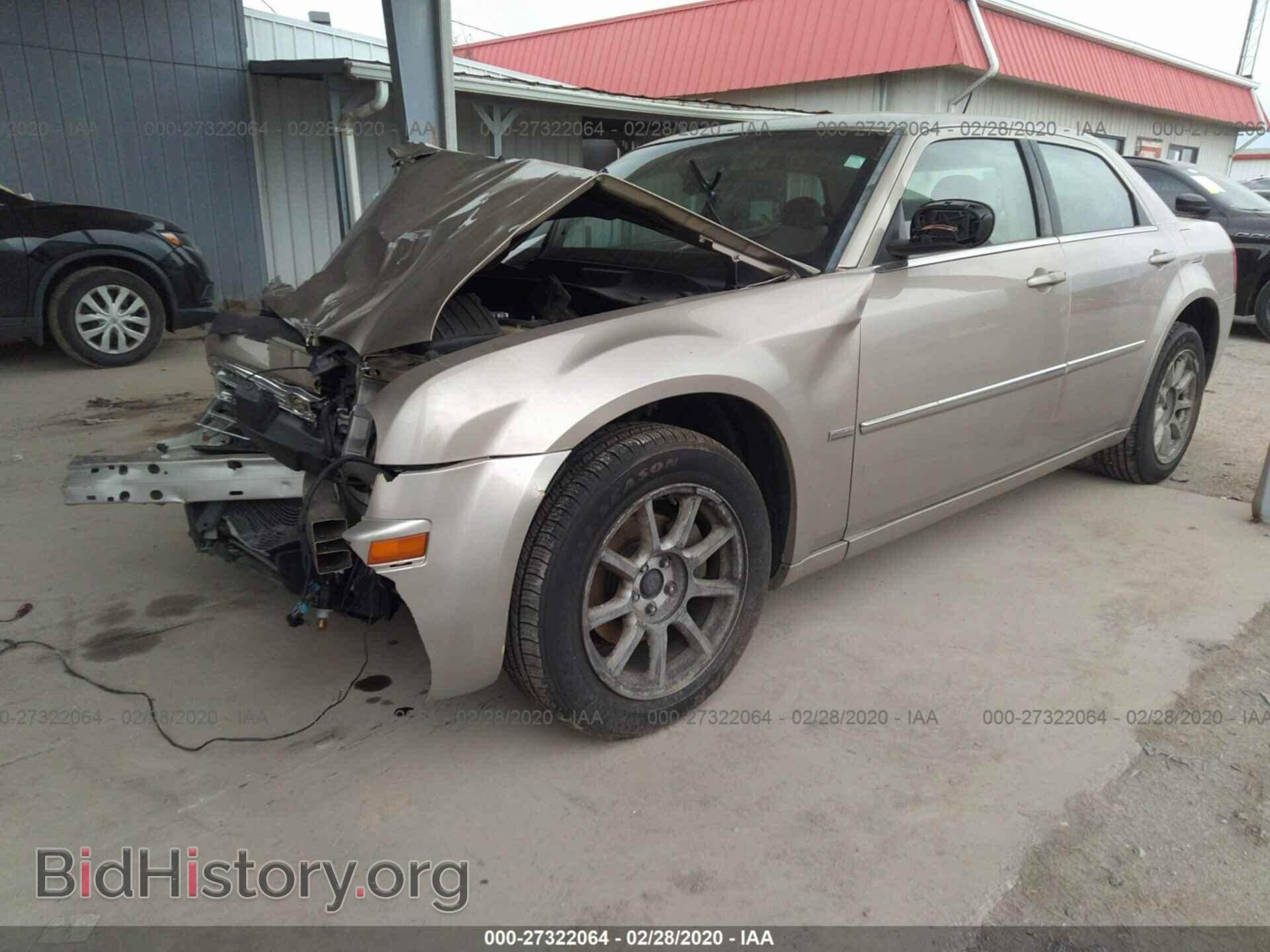 2008 CHRYSLER 300 - VIN: 2C3LA53G28H203578 - Фото 2