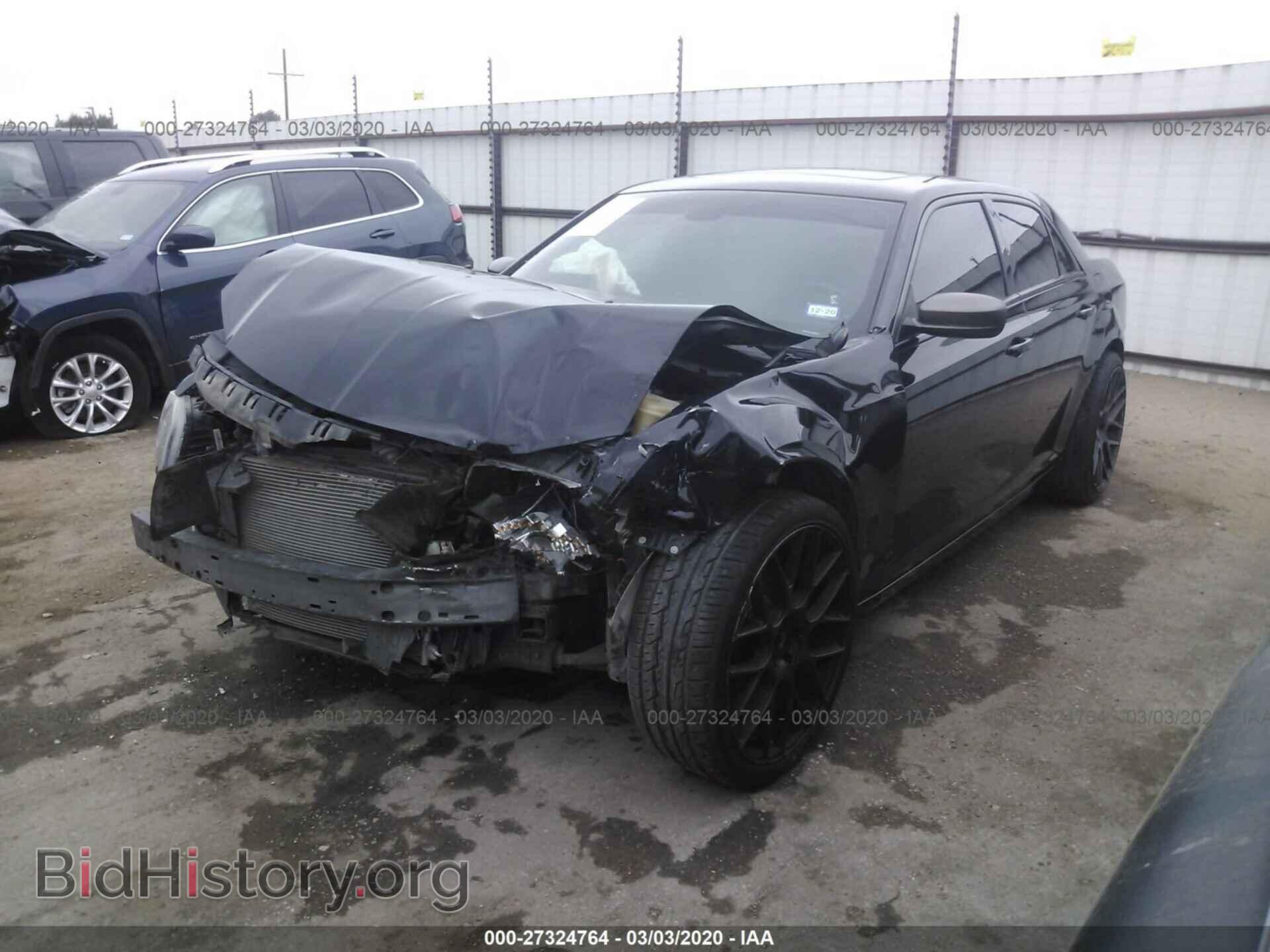 2014 CHRYSLER 300C - VIN: 2C3CCAJT5EH241885 - Фото 2