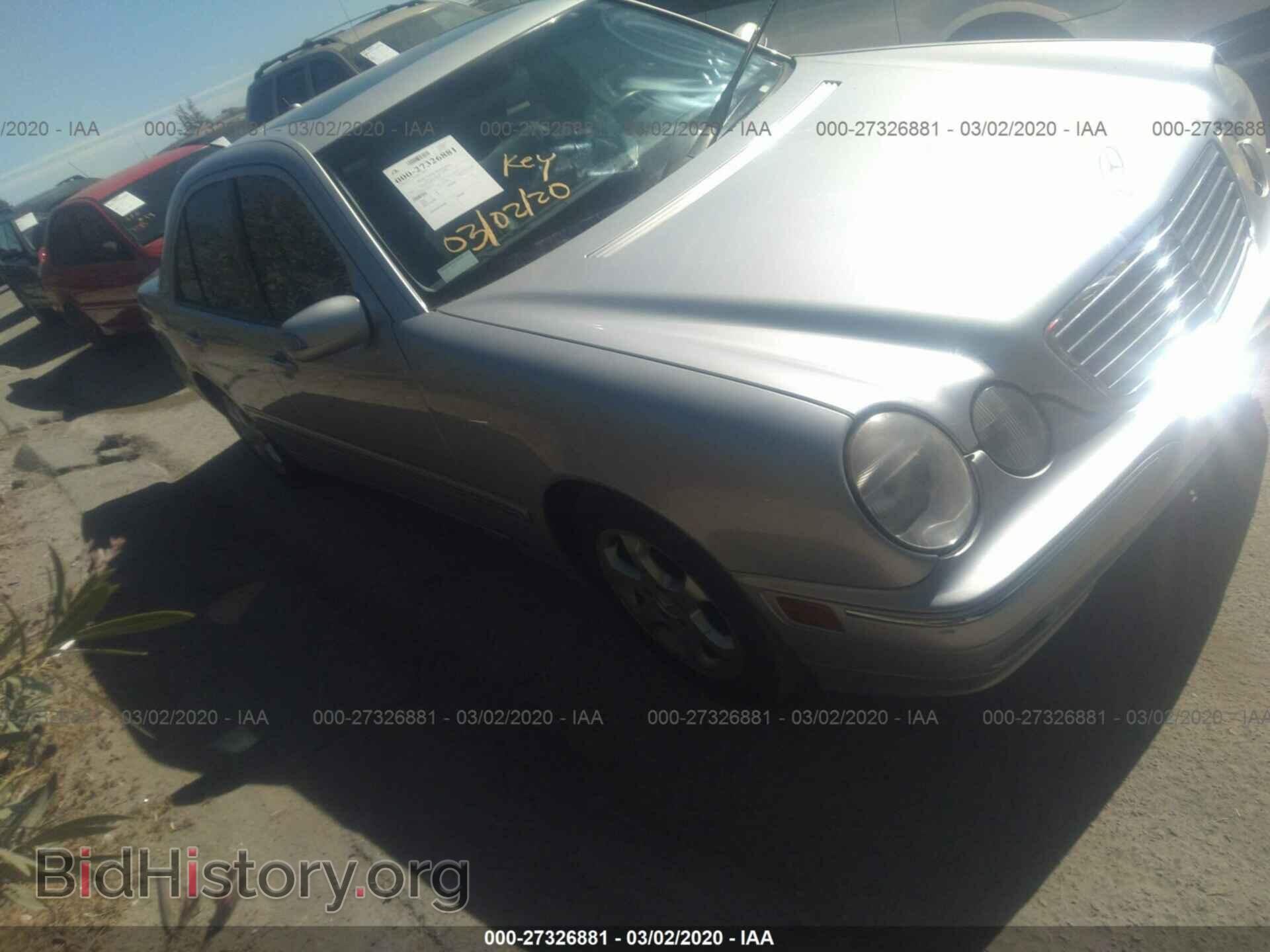 Photo WDBJF65J82B438763 - MERCEDES-BENZ E 2002