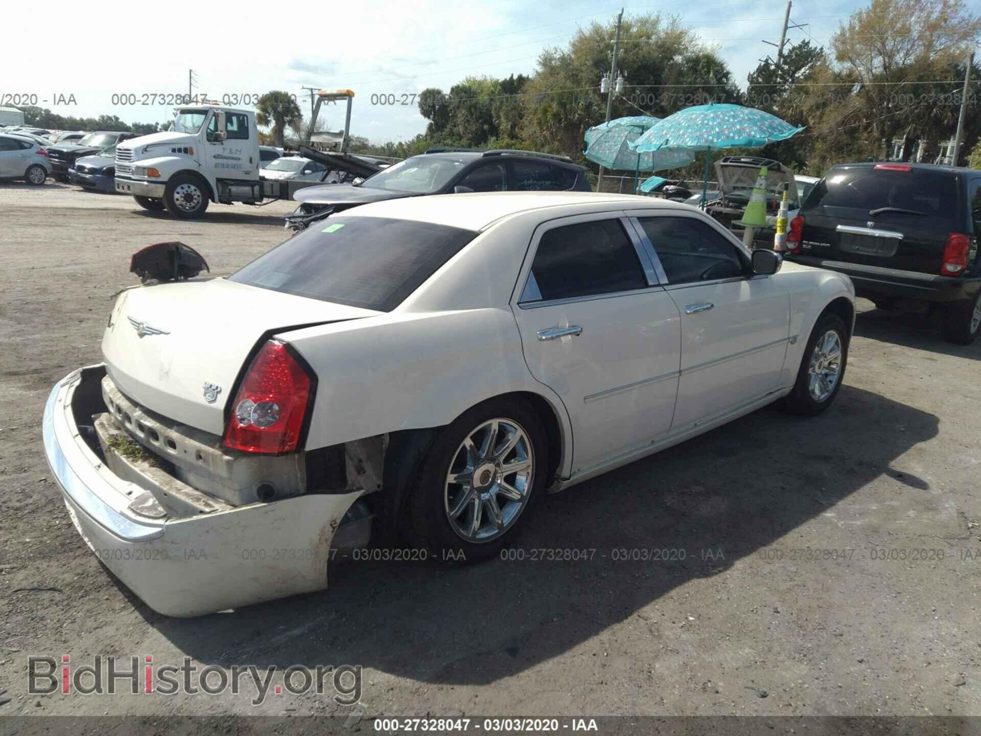 2006 CHRYSLER 300C - VIN: 2C3KA63H66H130075 - Фото 4