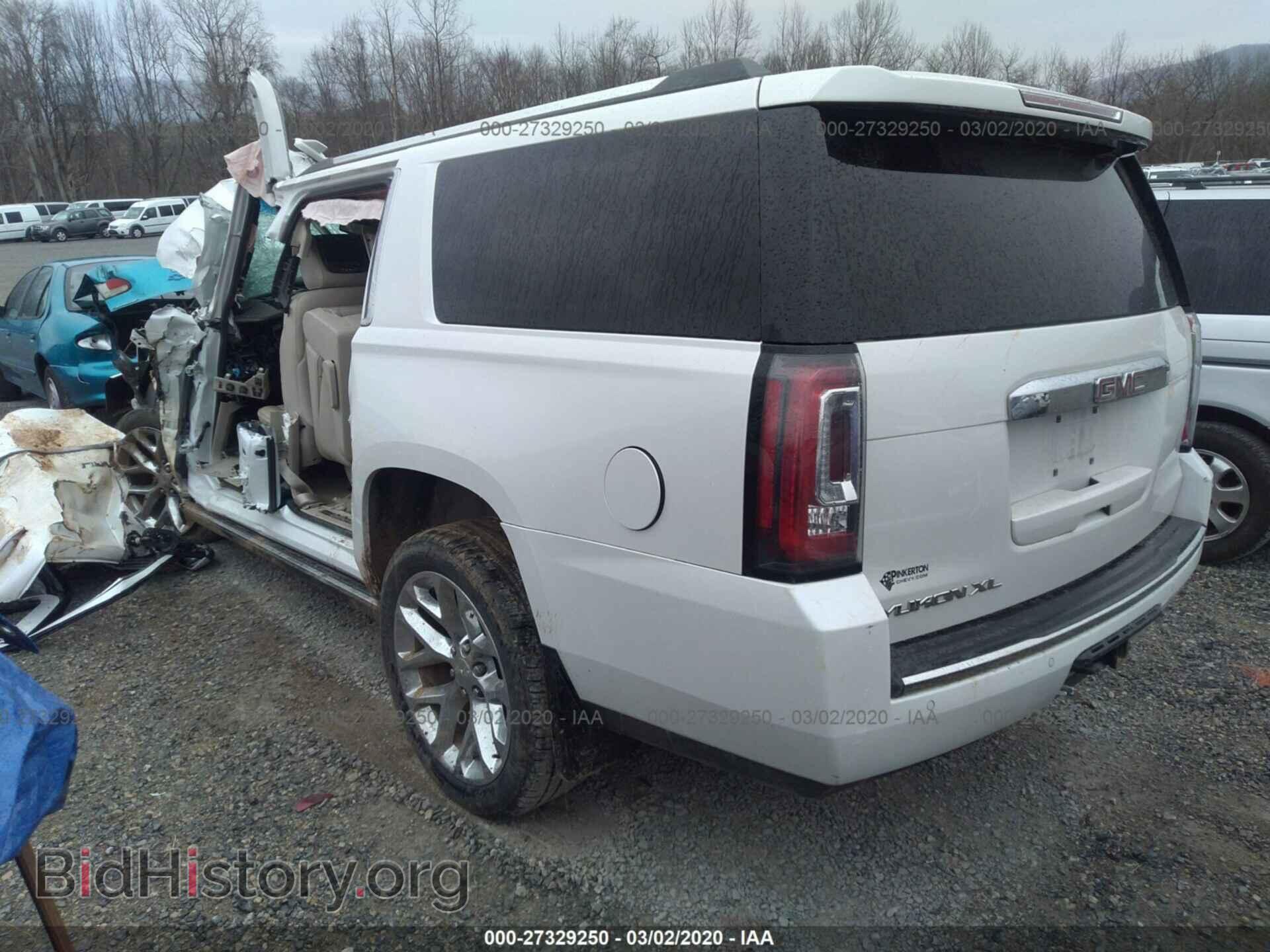2016 GMC YUKON XL - VIN: 1GKS2HKJ1GR331803 - Фото 3