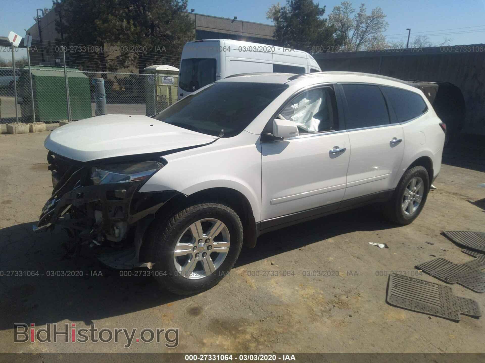 2013 CHEVROLET TRAVERSE - VIN: 1GNKRGKD2DJ179799 - Фото 2