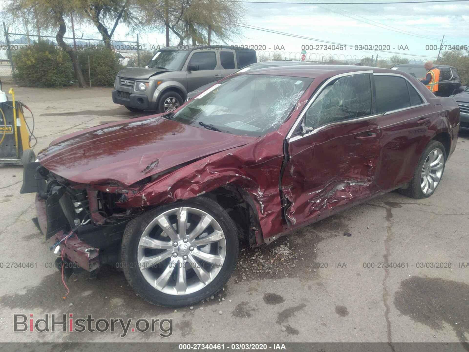 2018 CHRYSLER 300 - VIN: 2C3CCAAG0JH265119 - Фото 2