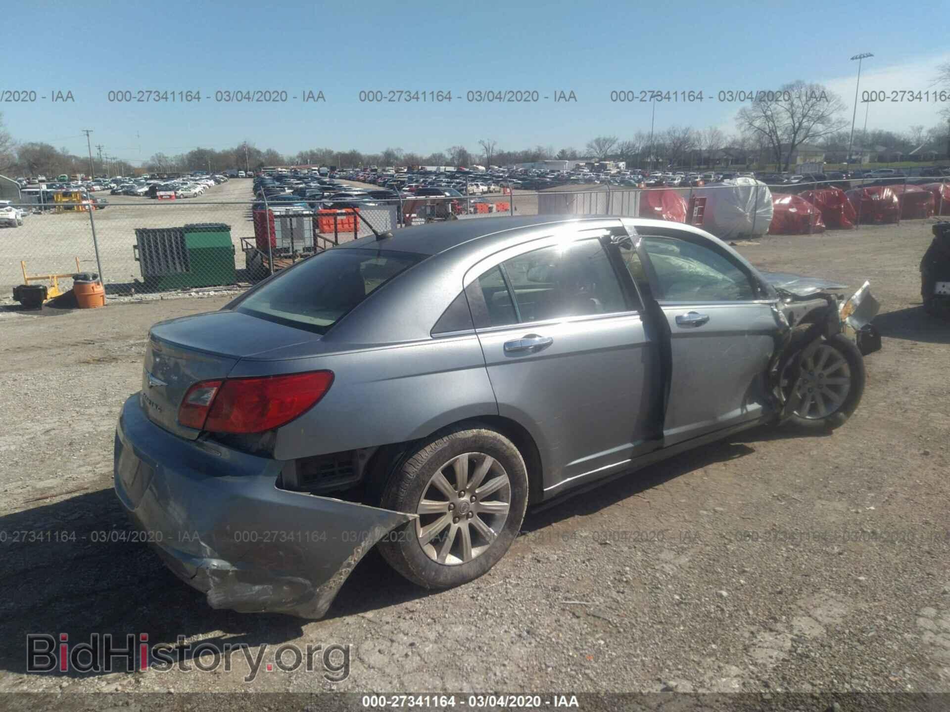 2010 CHRYSLER SEBRING - VIN: 1C3CC5FB1AN213798 - Фото 4