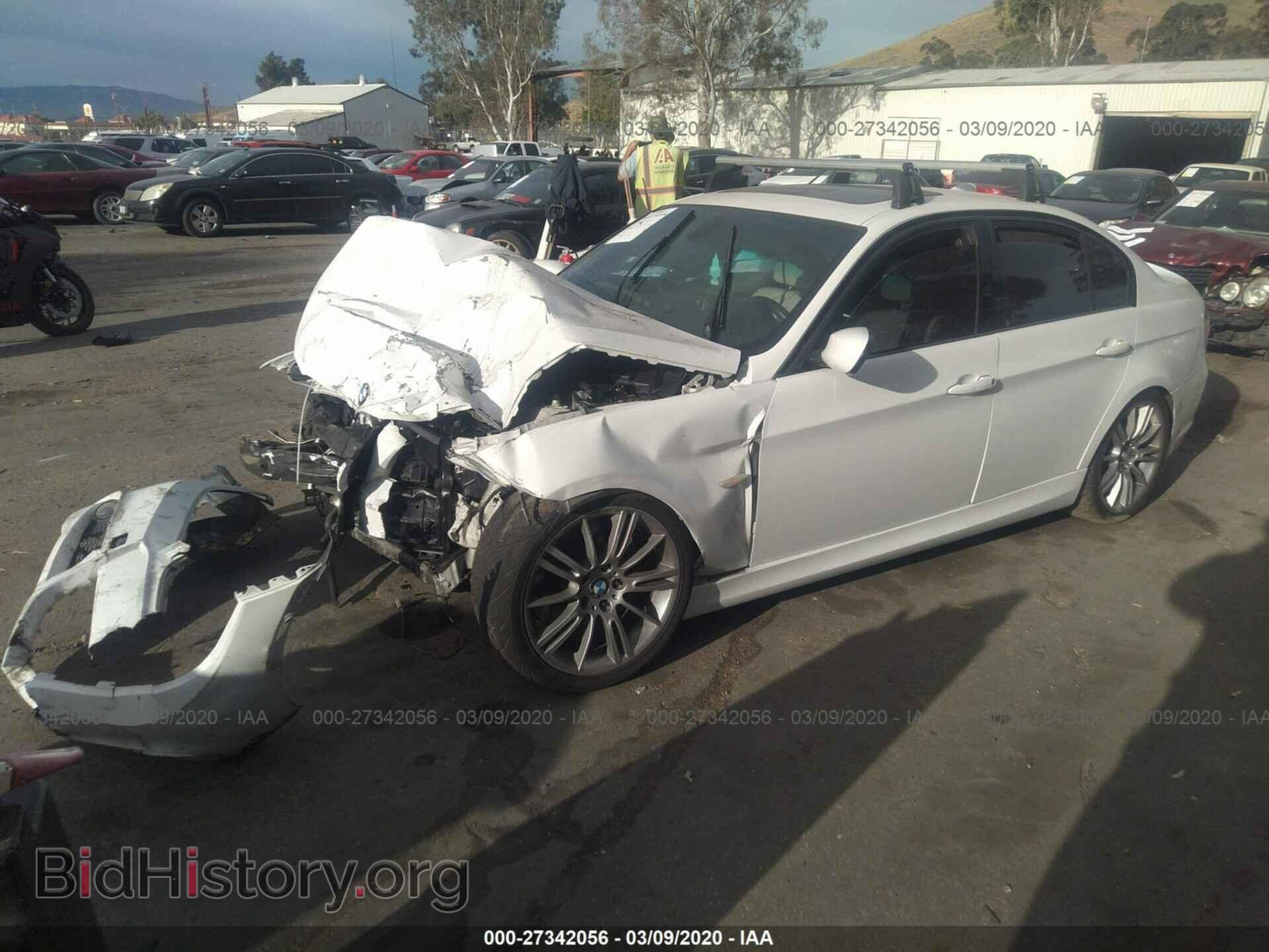 2011 BMW 335 - VIN: WBAPM5C58BE435651 - Фото 2