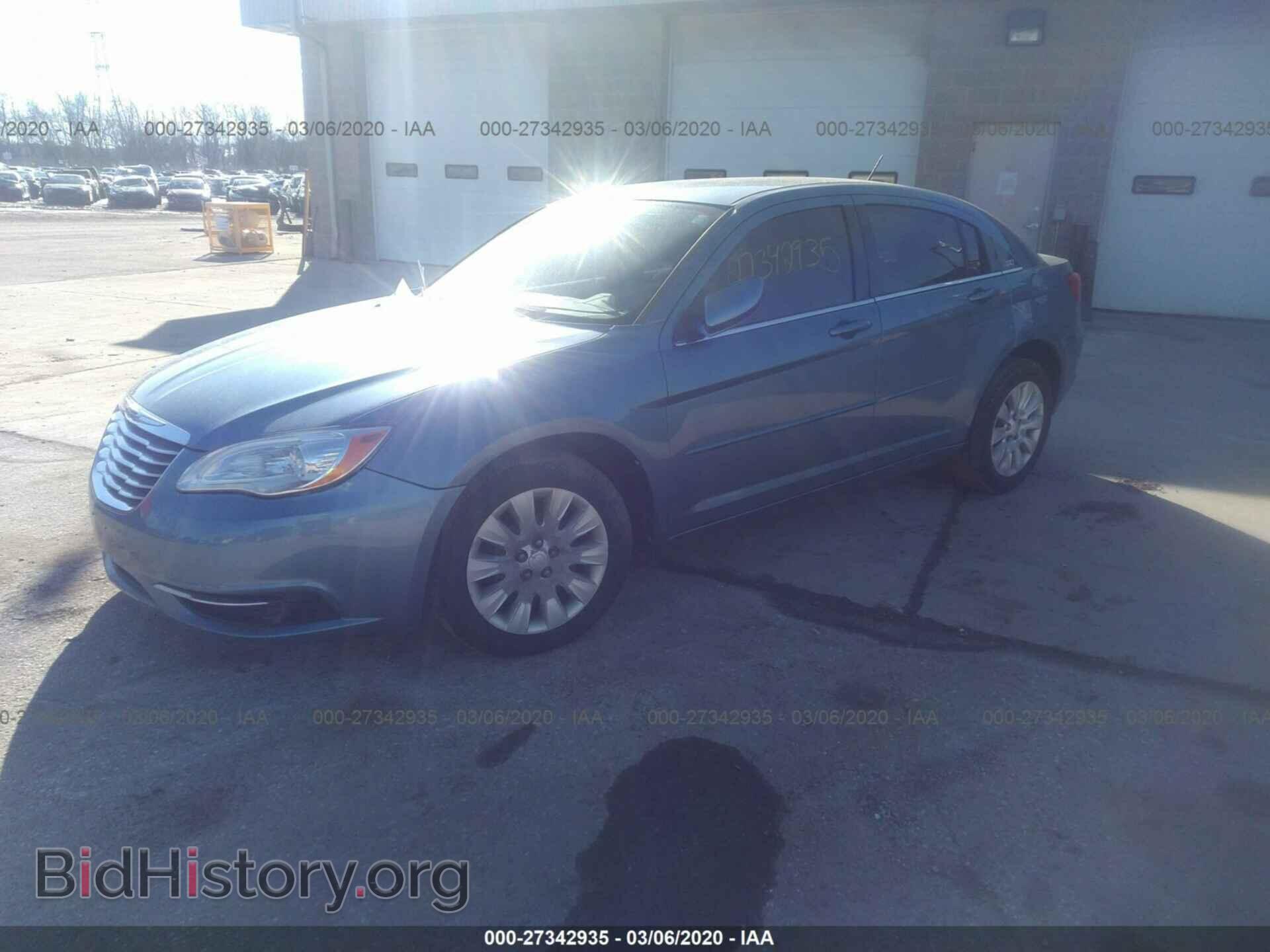 2011 CHRYSLER 200 - VIN: 1C3BC4FB4BN557889 - Photo 2