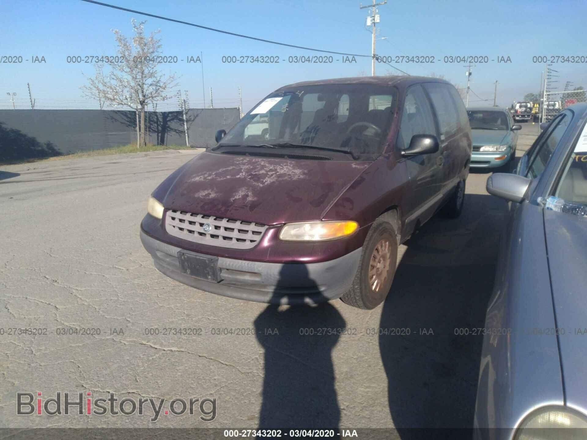 2000 CHRYSLER VOYAGER - VIN: 2C4FJ25B5YR694165 - Photo 2