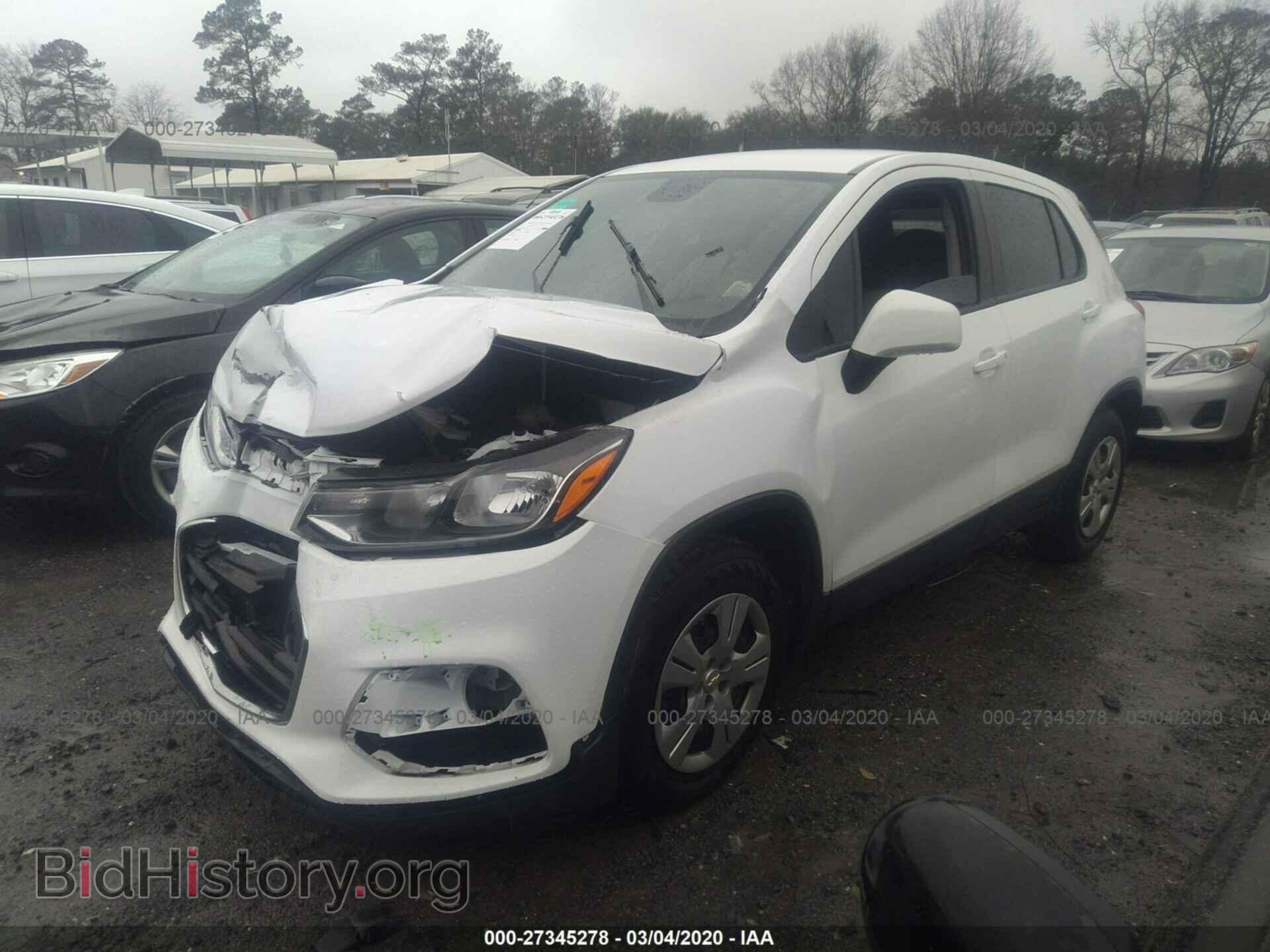 2017 CHEVROLET TRAX - VIN: 3GNCJKSB9HL280401 - Фото 2
