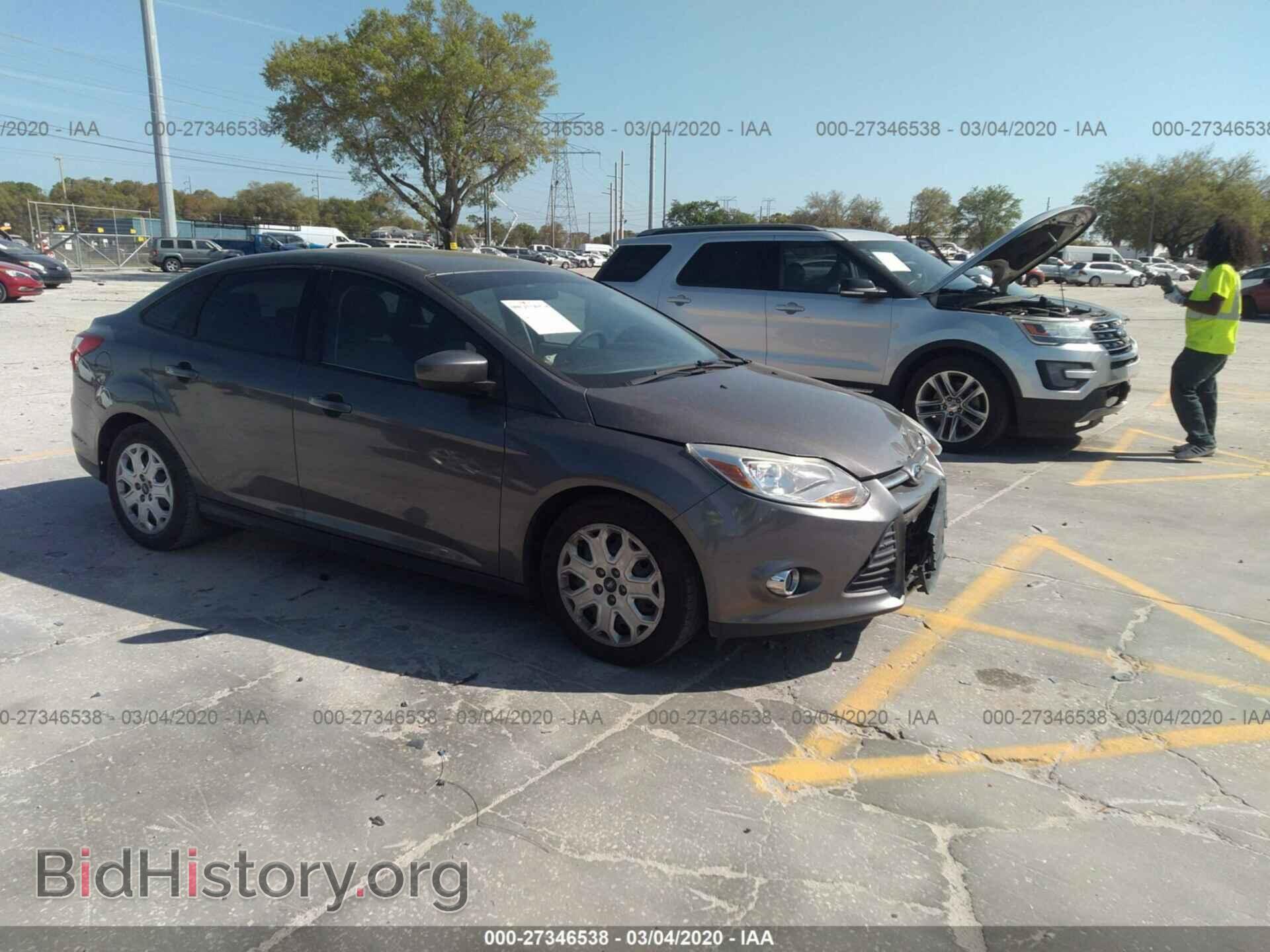 Photo 1FAHP3F28CL444423 - FORD FOCUS 2012