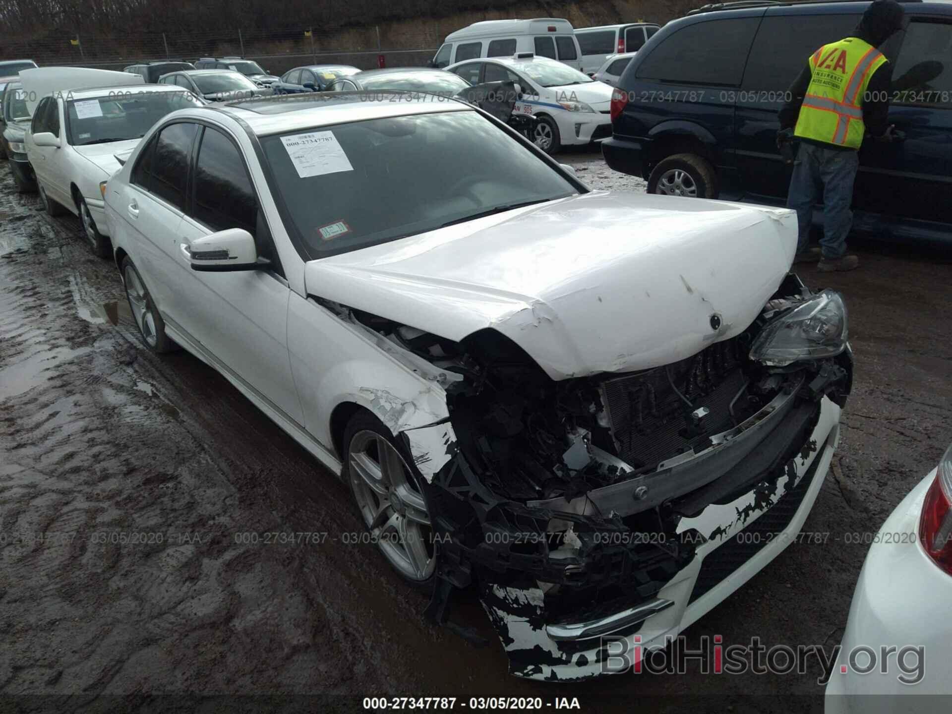 Photo WDDGF8AB7DG146314 - MERCEDES-BENZ C 2013