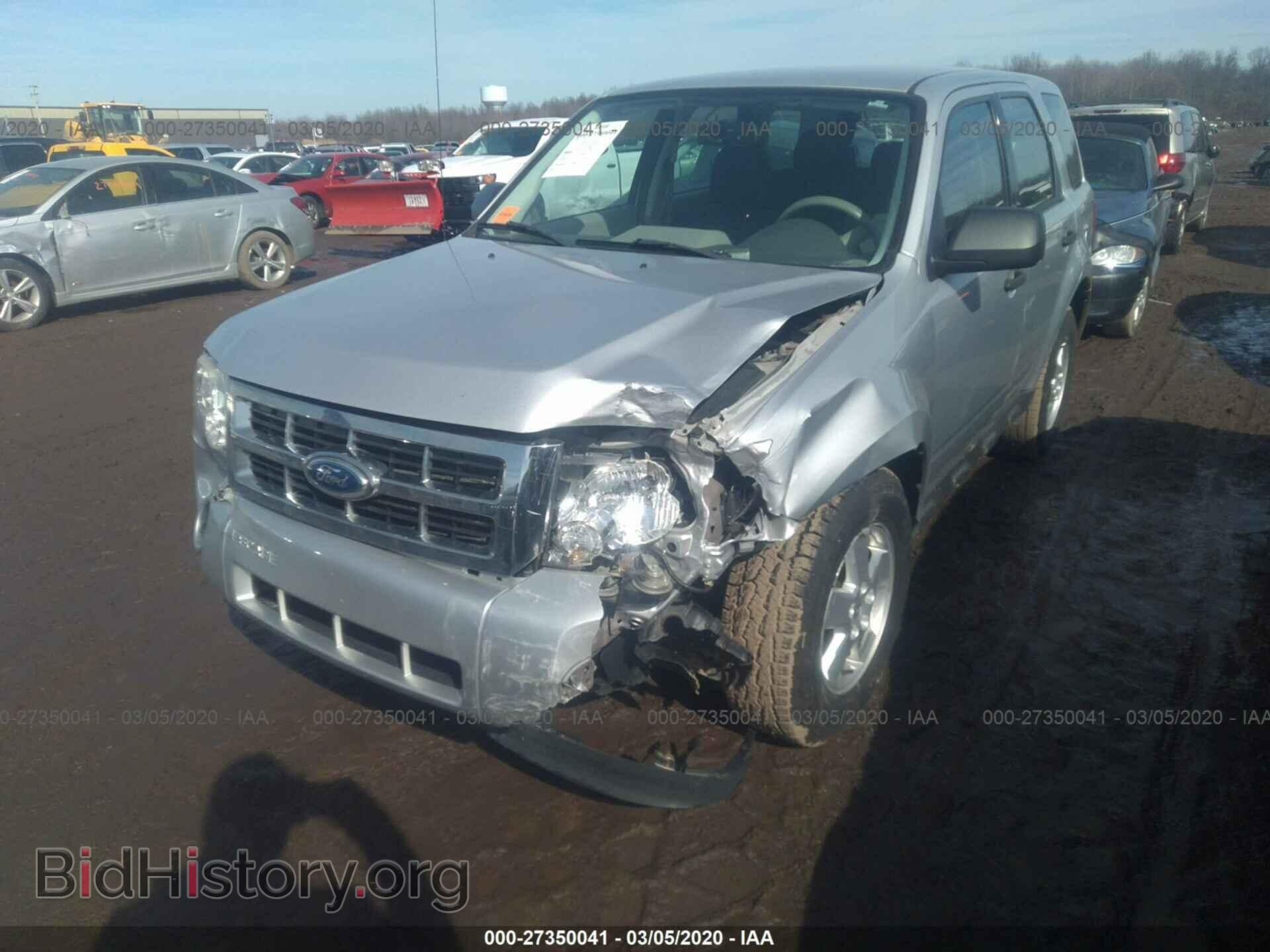 2011 FORD ESCAPE - VIN: 1FMCU9C76BKC64888 - Фото 2