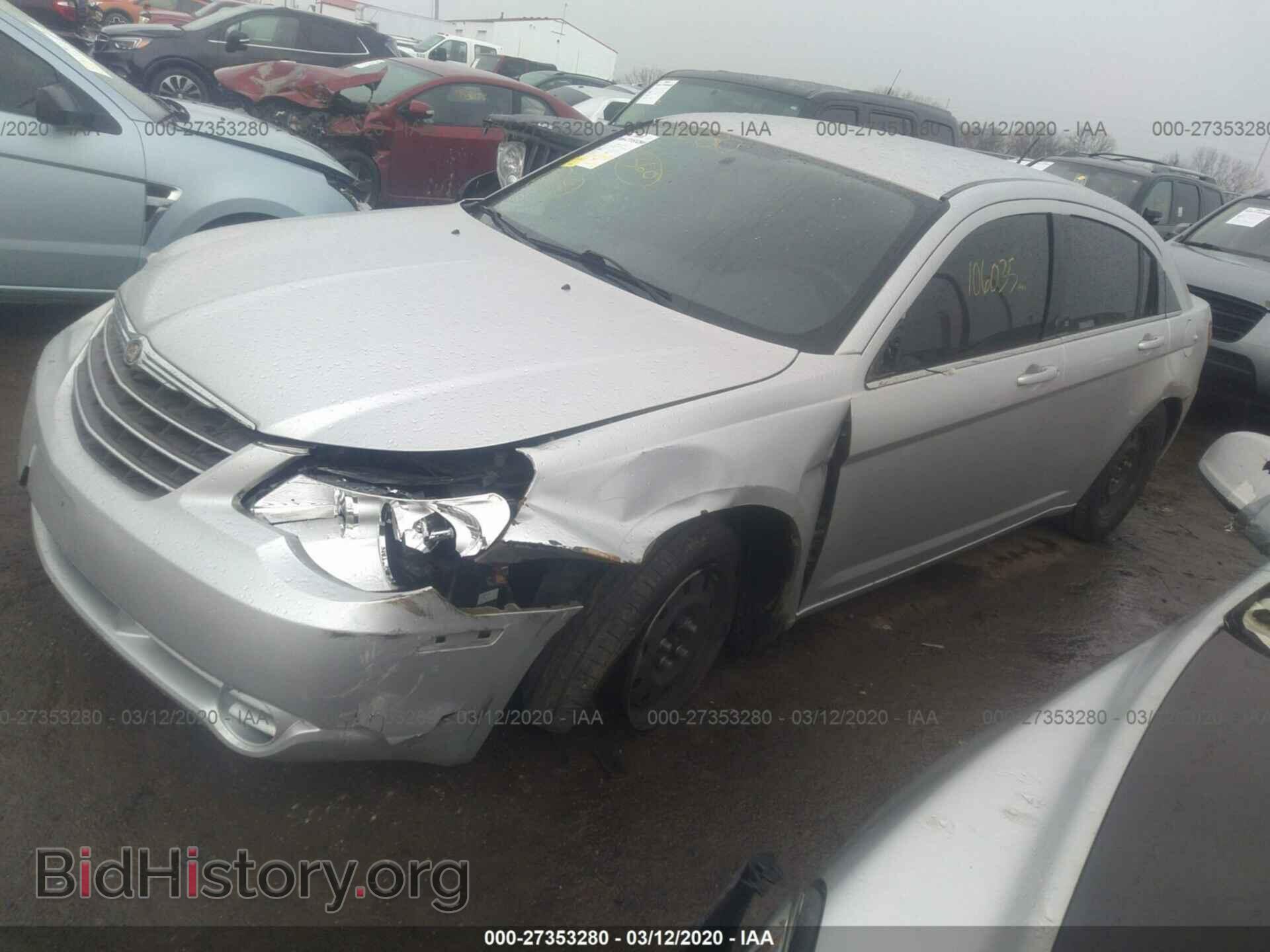 2010 CHRYSLER SEBRING - VIN: 1C3CC4FB4AN173548 - Фото 2
