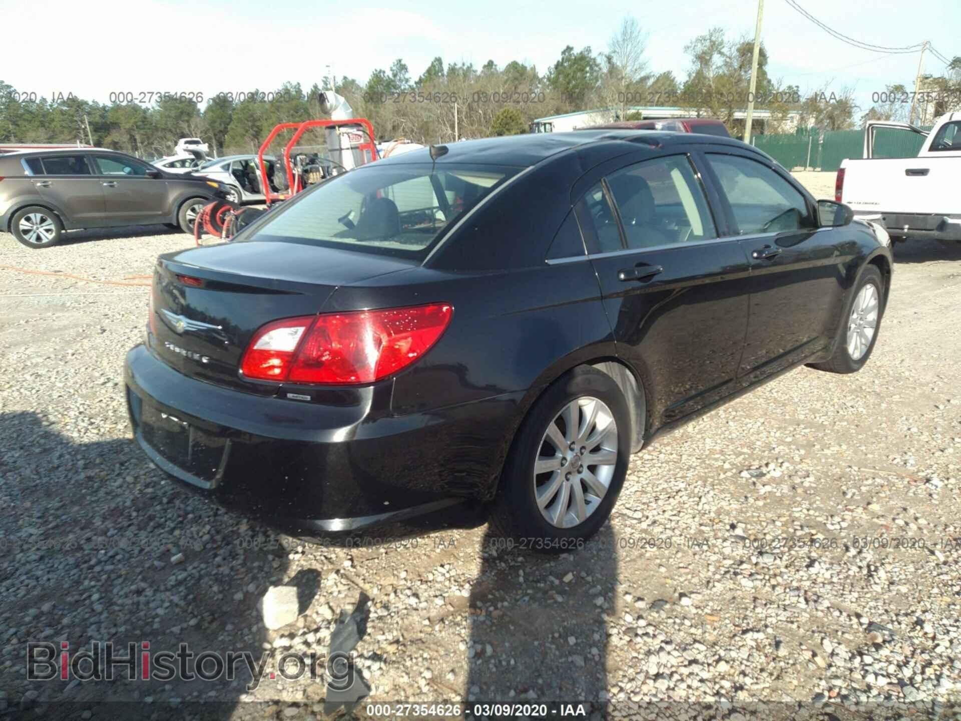 2010 CHRYSLER SEBRING - VIN: 1C3CC5FB2AN217407 - Фото 4