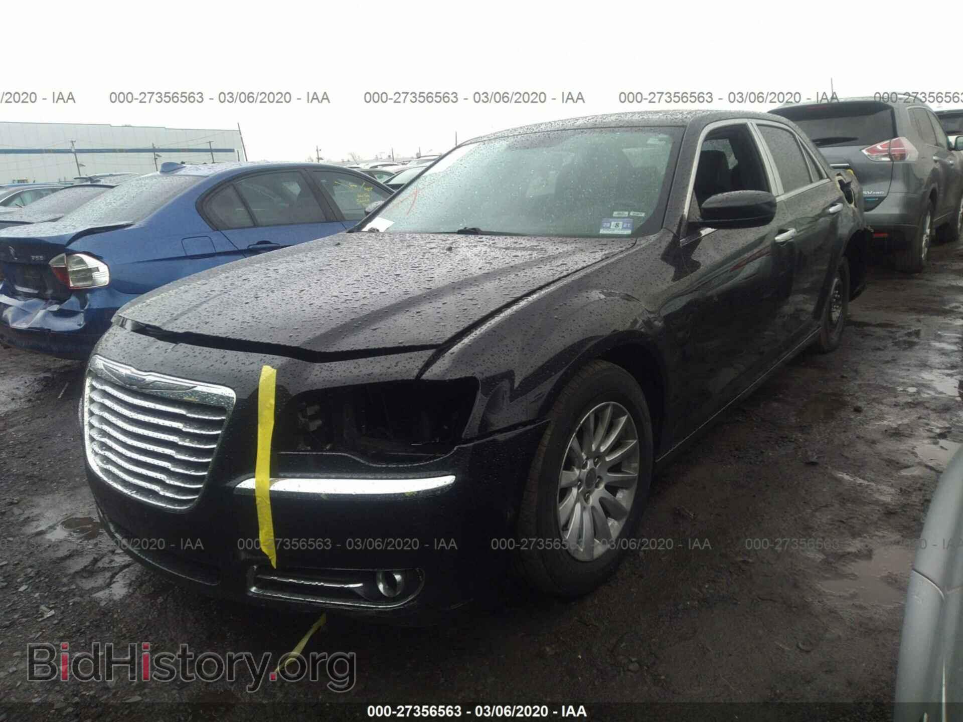 2013 CHRYSLER 300 - VIN: 2C3CCAAG3DH529180 - Фото 2