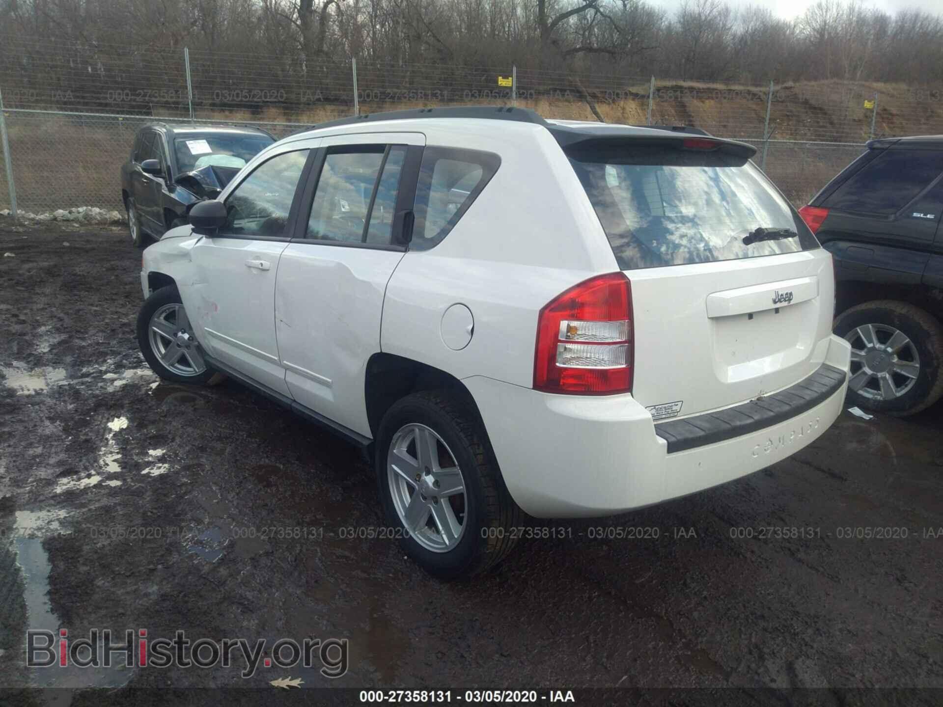 2010 JEEP COMPASS - VIN: 1J4NT4FB6AD558100 - Фото 3