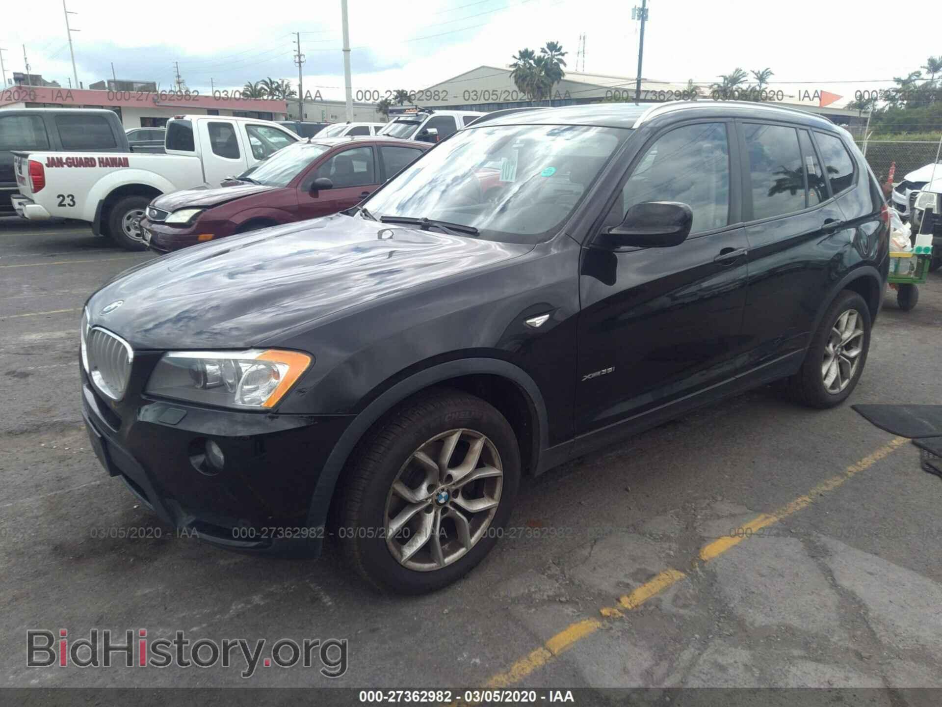 2011 BMW X3 - VIN: 5UXWX7C58BL730065 - Фото 2